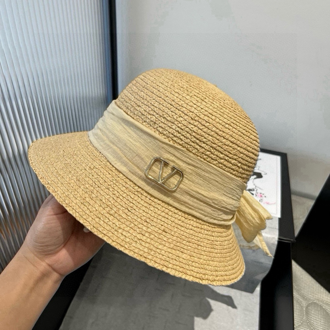 NO:349784,Valentino Rafi straw pot hat, a true celebrity temperament, head circumference 57cm hat, straw hat, fisherman hat, baseball hat, hat, valentino, espadrilles, hats华伦天奴拉菲草盆帽,妥妥的名媛气质,头围57cm帽子草帽渔夫帽棒球帽,帽子,valentino,espadrilles,hats,hat