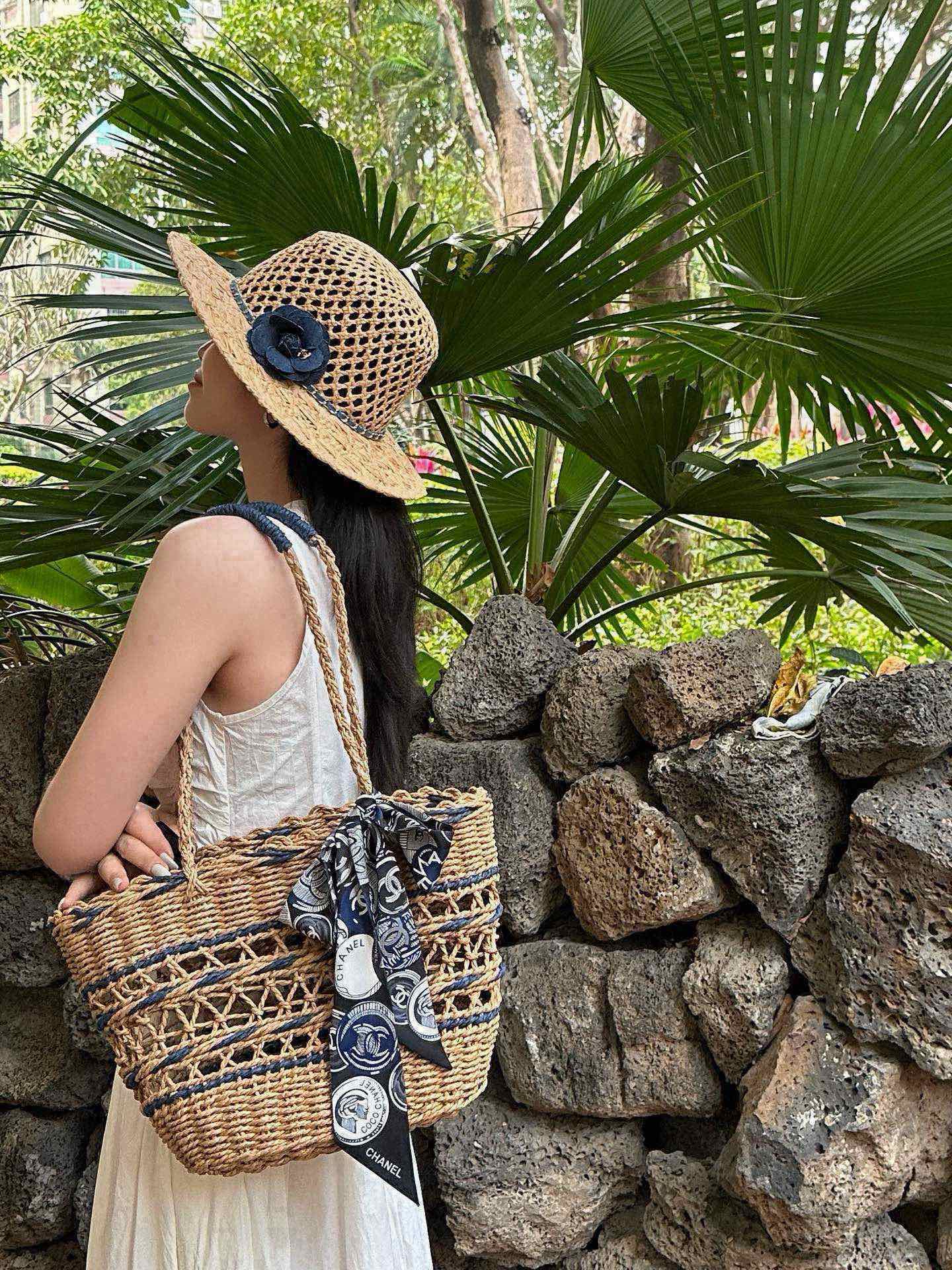 NO:349835,Chanel Chanel straw woven bag, essential items for summer travel, pure hand-cooked 40*25*10 hat Straw hat Fisherman's hat Baseball hat, hat, chanel, chanel, espadrilles, espadrilles, hatsChanel香奈儿草编包,夏日出游必备单品,纯手工钩织 40*25*10帽子草帽渔夫帽棒球帽,帽子,chanel,chanel,espadrilles,espadrilles,hats,hat