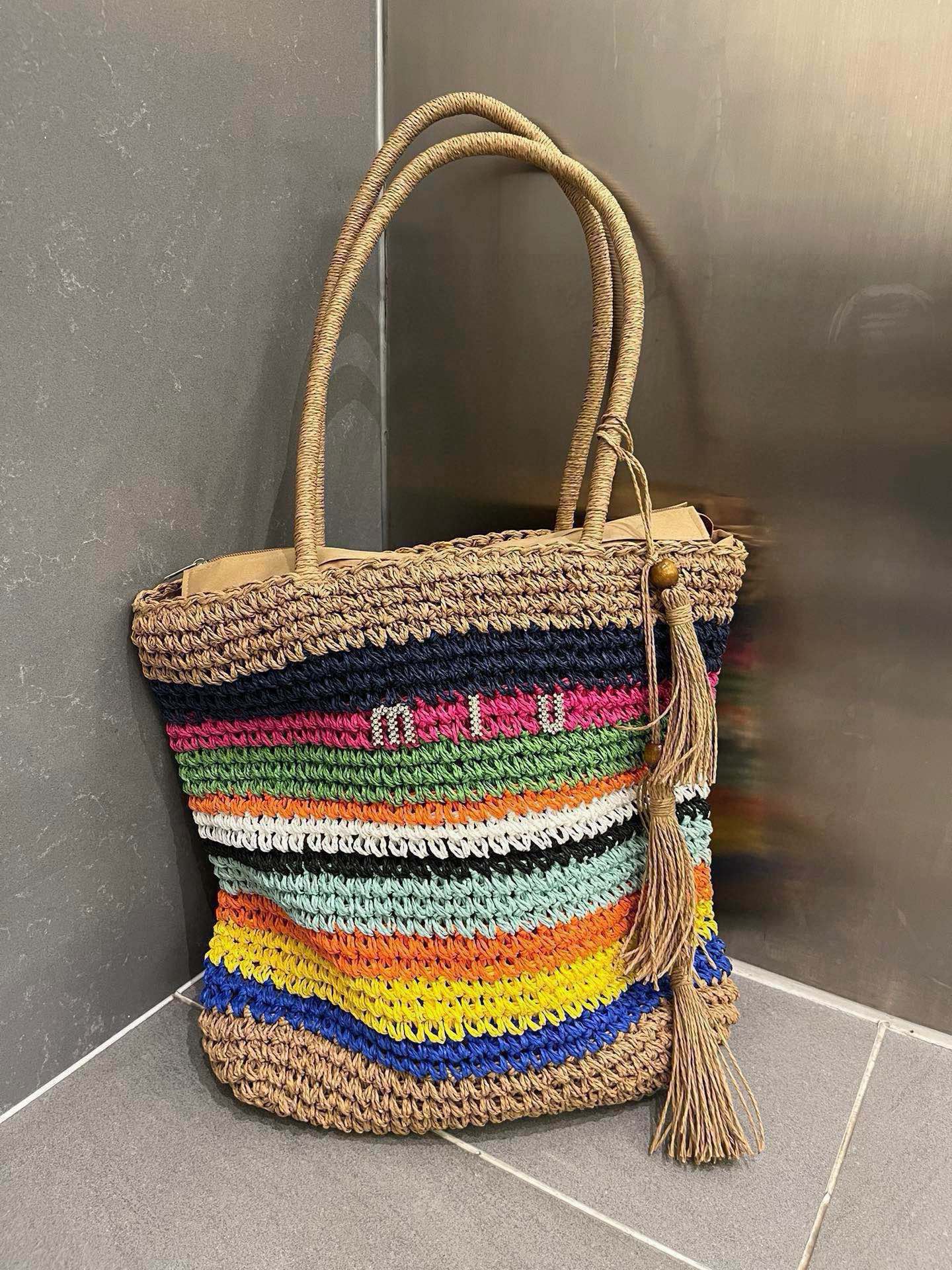 NO:349986,Miumiu Miumi straw weaving bag pure handmade straw weaving bag, summer style straw weaving bag, beach style, hat, straw hat, fisherman hat, baseball hat, hat, miumiu, espadrilles, espadrilles, hatsmiumiu缪缪草编包 纯手工草包,夏日风情草编包,沙滩风情,帽子草帽渔夫帽棒球帽,帽子,miumiu,espadrilles,espadrilles,hats,hat