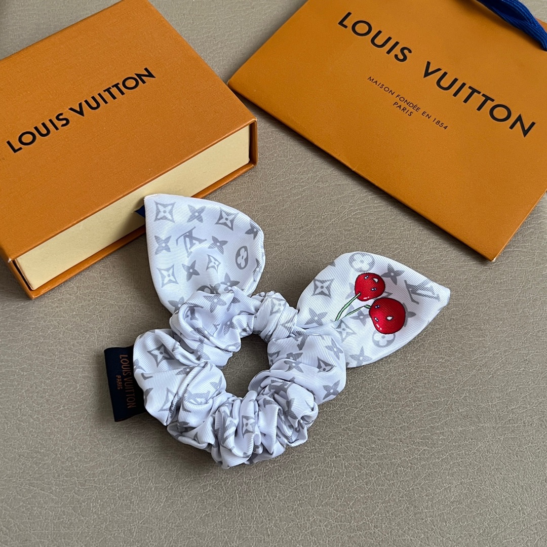 【】🔥新款🔥LV 发圈🔹🔹Louis Vuitton 路易威登🔹专柜一致材质 火爆款出货 设计独特 复古