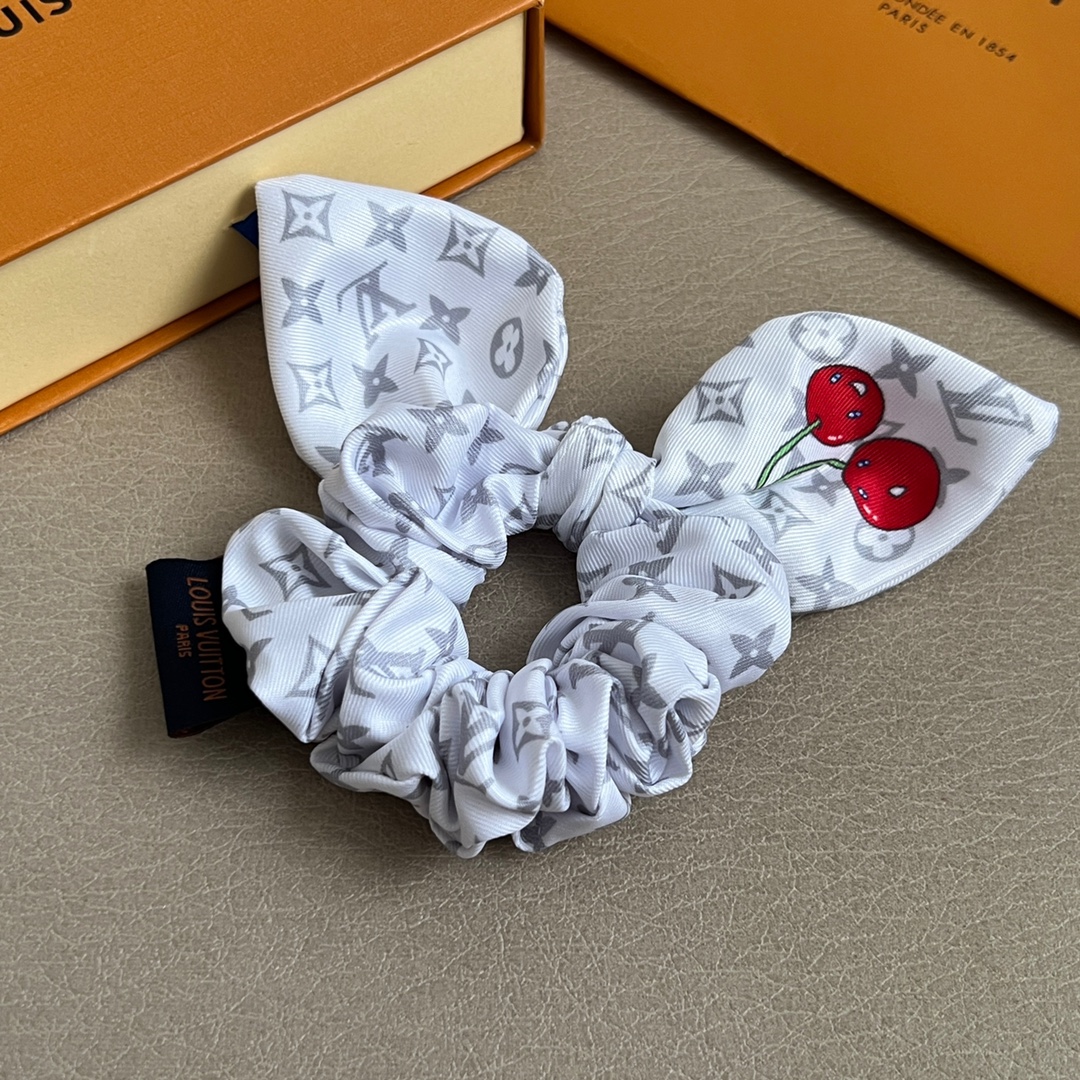 【】🔥新款🔥LV 发圈🔹🔹Louis Vuitton 路易威登🔹专柜一致材质 火爆款出货 设计独特 复古
