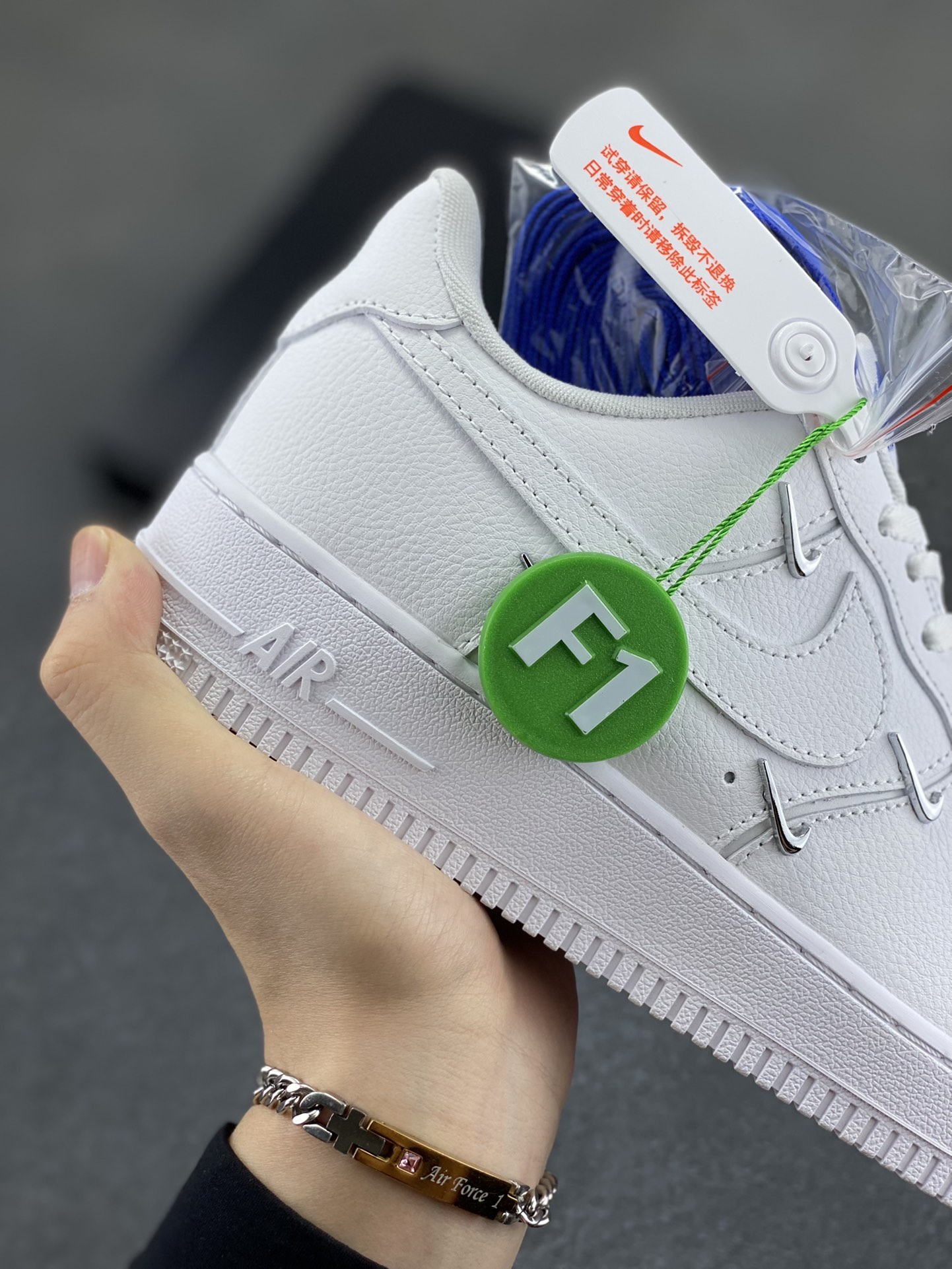 图片[6]-Nk Air Force 1\’07 Low 联名小银勾 空军一号低帮休闲板鞋 原楦头原纸板 打造纯正空军版型#专注外贸渠道 全掌内置蜂窝气垫 #原盒配件 原厂中底钢印、拉帮完美 货号：CT1990-100 尺码：36 36.5 37.5 38 38.5 39 40 40.5 41 42 42.5 43 44 44.5 45-选品中心