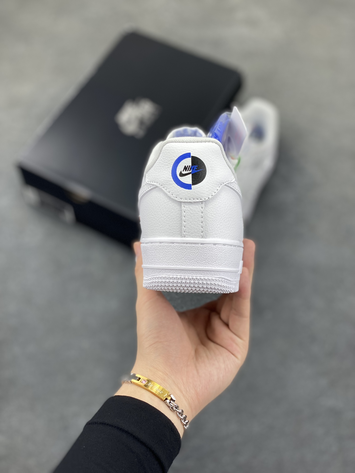 图片[4]-Nk Air Force 1\’07 Low 联名小银勾 空军一号低帮休闲板鞋 原楦头原纸板 打造纯正空军版型#专注外贸渠道 全掌内置蜂窝气垫 #原盒配件 原厂中底钢印、拉帮完美 货号：CT1990-100 尺码：36 36.5 37.5 38 38.5 39 40 40.5 41 42 42.5 43 44 44.5 45-选品中心