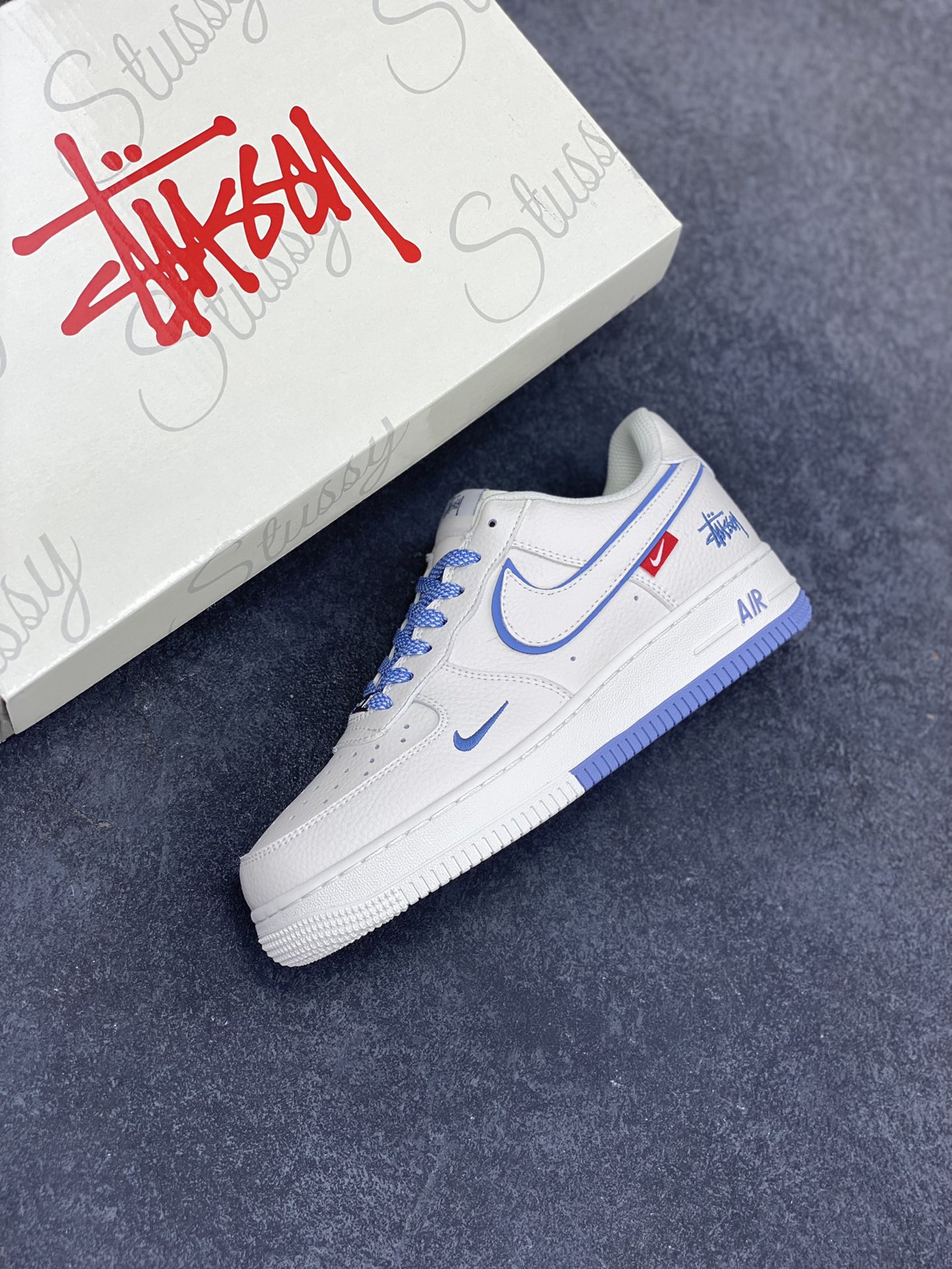 图片[7]-NIke Air Force 1 \’07 Low “斯图西联名”空军一号 低帮 运动鞋 休闲鞋 折边针车 工艺难度大 原楦头原纸板 原装鞋盒 定制五金配件 内置全掌气垫 原厂鞋底 货号：CS5288-019 尺码：36 36.5 37.5 38 38.5 39 40 40.5 41 42 42.5 43 44 44.5 45-选品中心