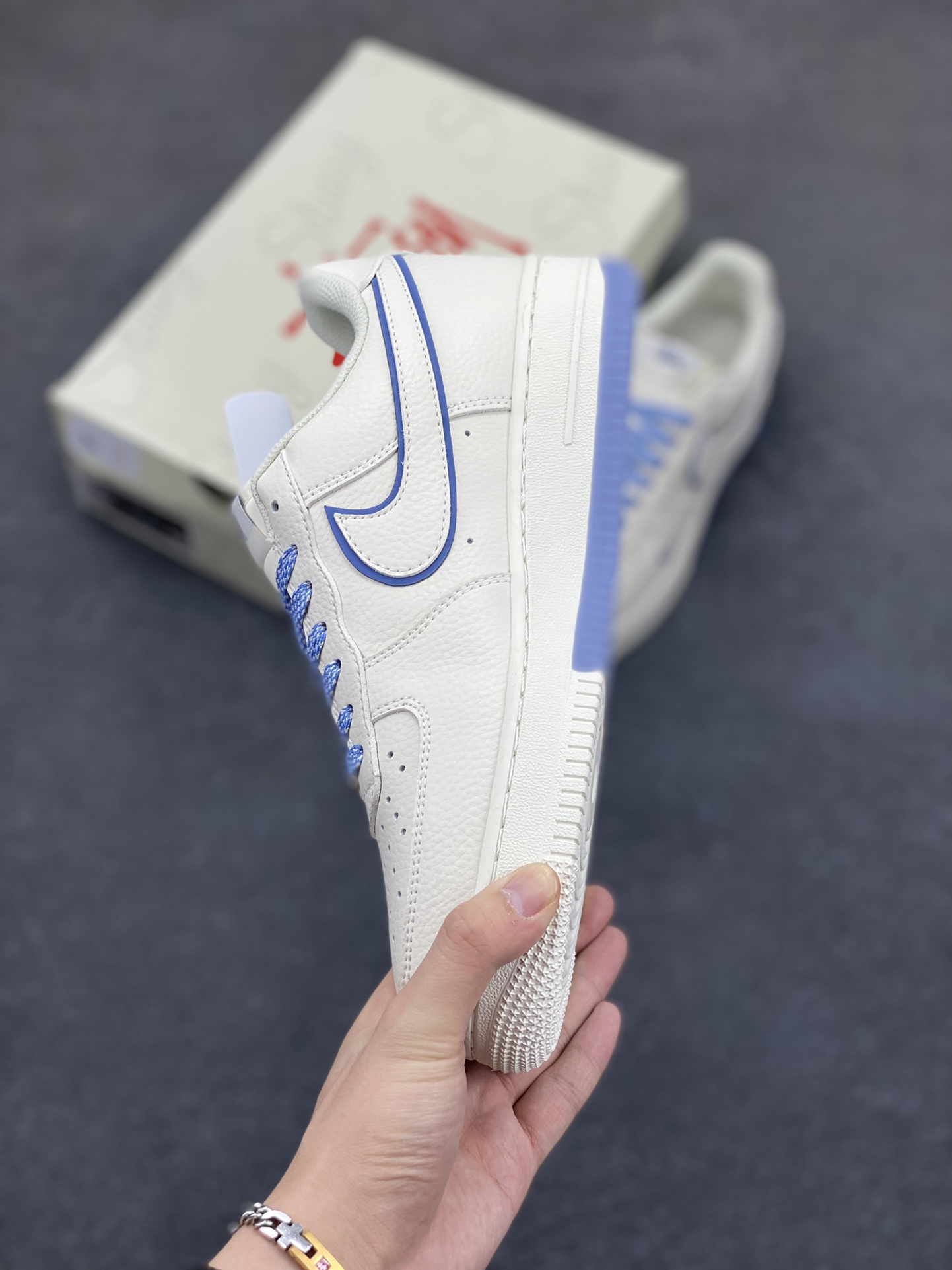 图片[3]-NIke Air Force 1 \’07 Low “斯图西联名”空军一号 低帮 运动鞋 休闲鞋 折边针车 工艺难度大 原楦头原纸板 原装鞋盒 定制五金配件 内置全掌气垫 原厂鞋底 货号：CS5288-019 尺码：36 36.5 37.5 38 38.5 39 40 40.5 41 42 42.5 43 44 44.5 45-选品中心