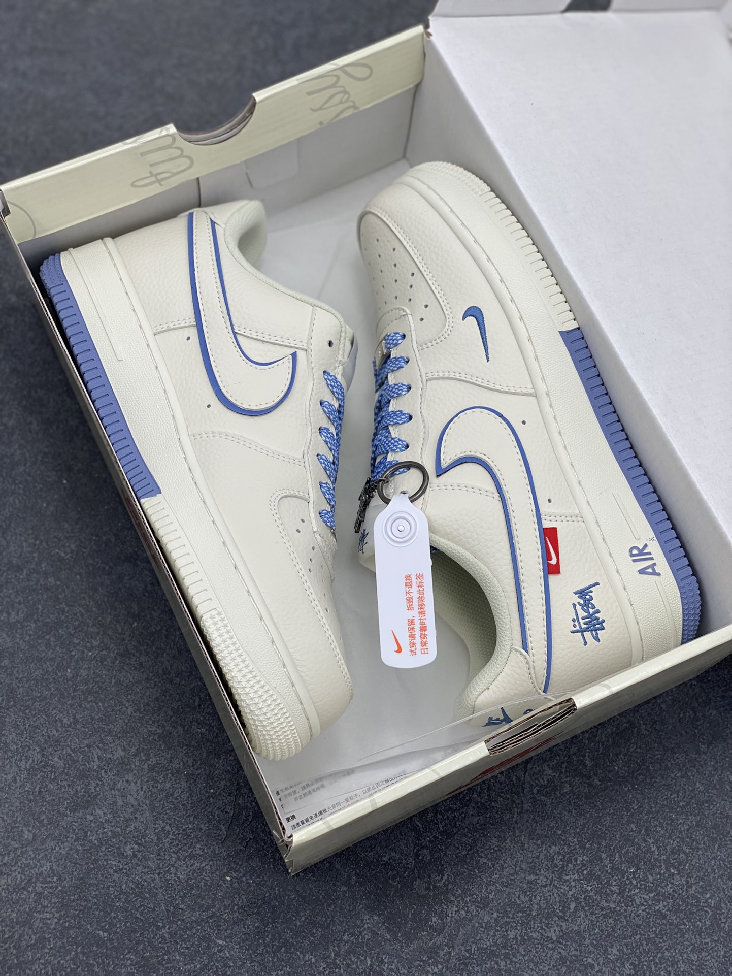 图片[9]-NIke Air Force 1 \’07 Low “斯图西联名”空军一号 低帮 运动鞋 休闲鞋 折边针车 工艺难度大 原楦头原纸板 原装鞋盒 定制五金配件 内置全掌气垫 原厂鞋底 货号：CS5288-019 尺码：36 36.5 37.5 38 38.5 39 40 40.5 41 42 42.5 43 44 44.5 45-选品中心