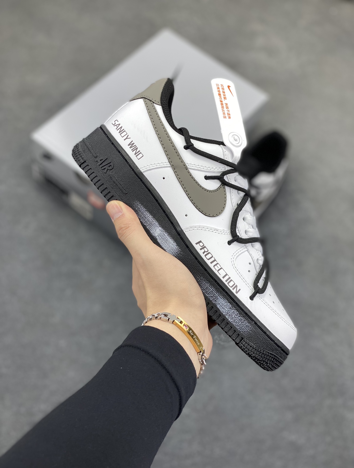Nike Air Force 1 Low’07 奢香水榭 满天星泼墨 空军一号低帮休闲板鞋 定制皮料 原厂3D打印 定制鞋盒 原楦原纸板 纯正空军版型 内置全掌气垫 货号：ZH0316-086 尺码：36 36.5 37.5 38 38.5 39 40 40.5 41 42 42.5 43 44 44.5 45-选品中心
