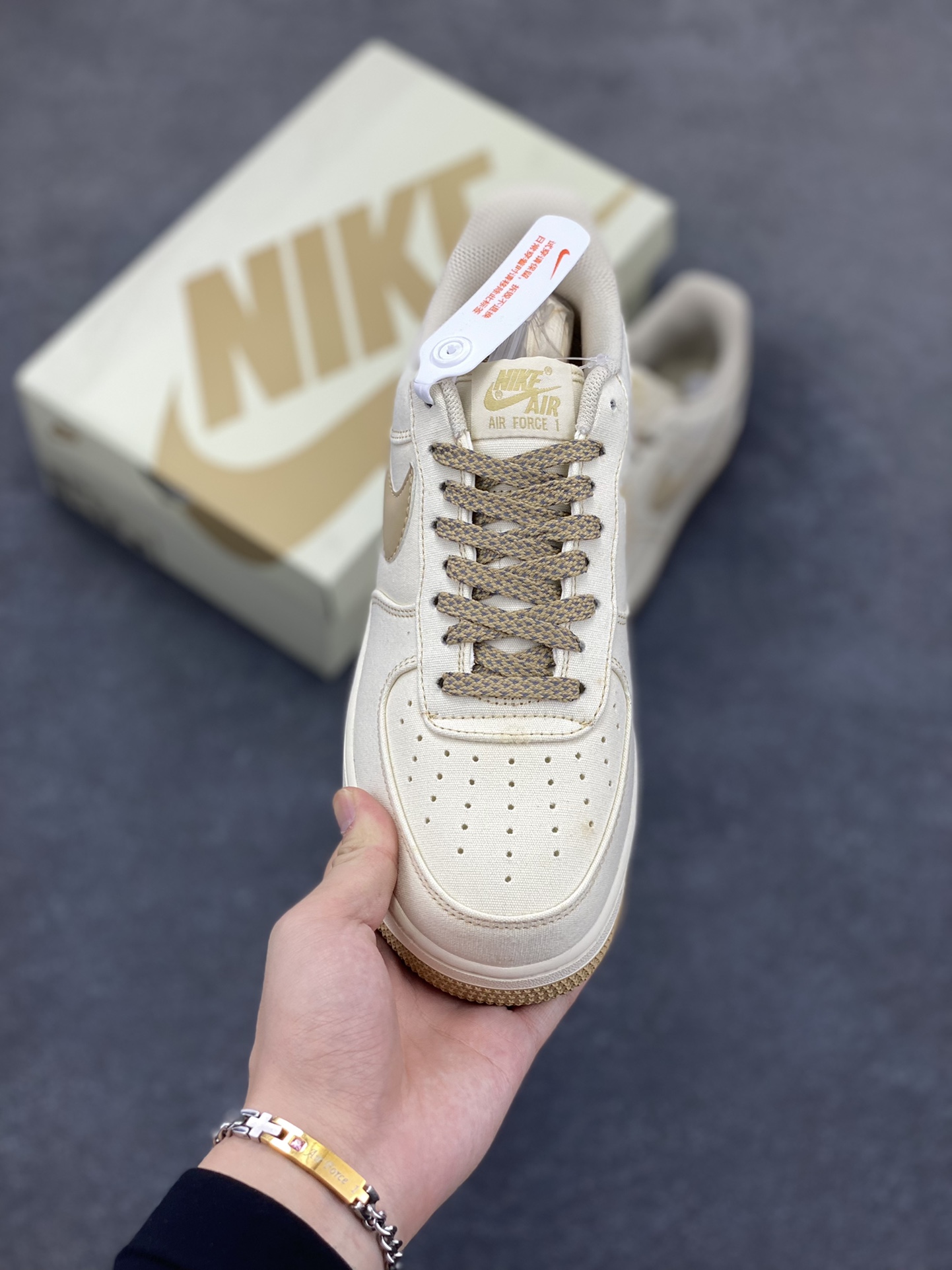 图片[2]-福利特价   NIke Air Force 1 \’07 米黄布面 空军一号低帮休闲板鞋 3m反光 进口牛筋布 原楦头原纸板 纯正空军版型 全掌内置全掌气垫 原盒配件 原厂中底钢印 拉帮完美 货号：TQ1456-211 尺码：36 36.5 37.5 38 38.5 39 40 40.5 41 42 42.5 43 44 44.5 45-选品中心