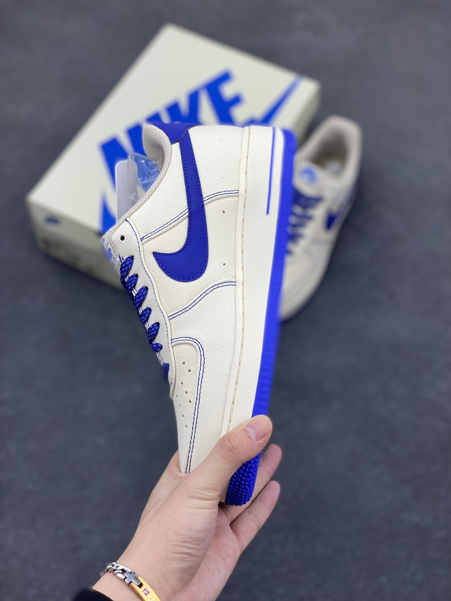 图片[3]-福利特价   NIke Air Force 1 \’07 米蓝布面 空军一号低帮休闲板鞋 3m反光 进口牛筋布 原楦头原纸板 纯正空军版型 全掌内置全掌气垫 原盒配件 原厂中底钢印 拉帮完美 货号：TQ1456-233 尺码：36 36.5 37.5 38 38.5 39 40 40.5 41 42 42.5 43 44 44.5 45-选品中心