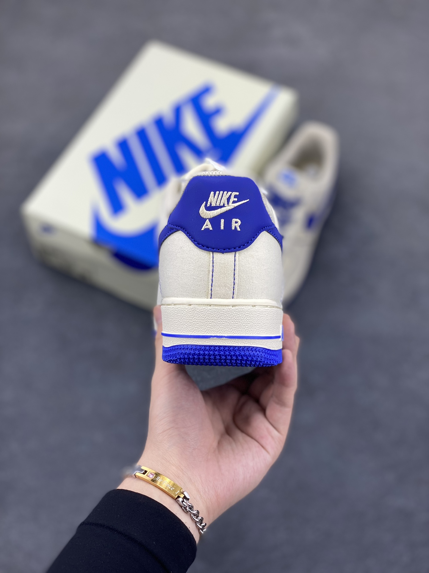 图片[4]-福利特价   NIke Air Force 1 \’07 米蓝布面 空军一号低帮休闲板鞋 3m反光 进口牛筋布 原楦头原纸板 纯正空军版型 全掌内置全掌气垫 原盒配件 原厂中底钢印 拉帮完美 货号：TQ1456-233 尺码：36 36.5 37.5 38 38.5 39 40 40.5 41 42 42.5 43 44 44.5 45-选品中心