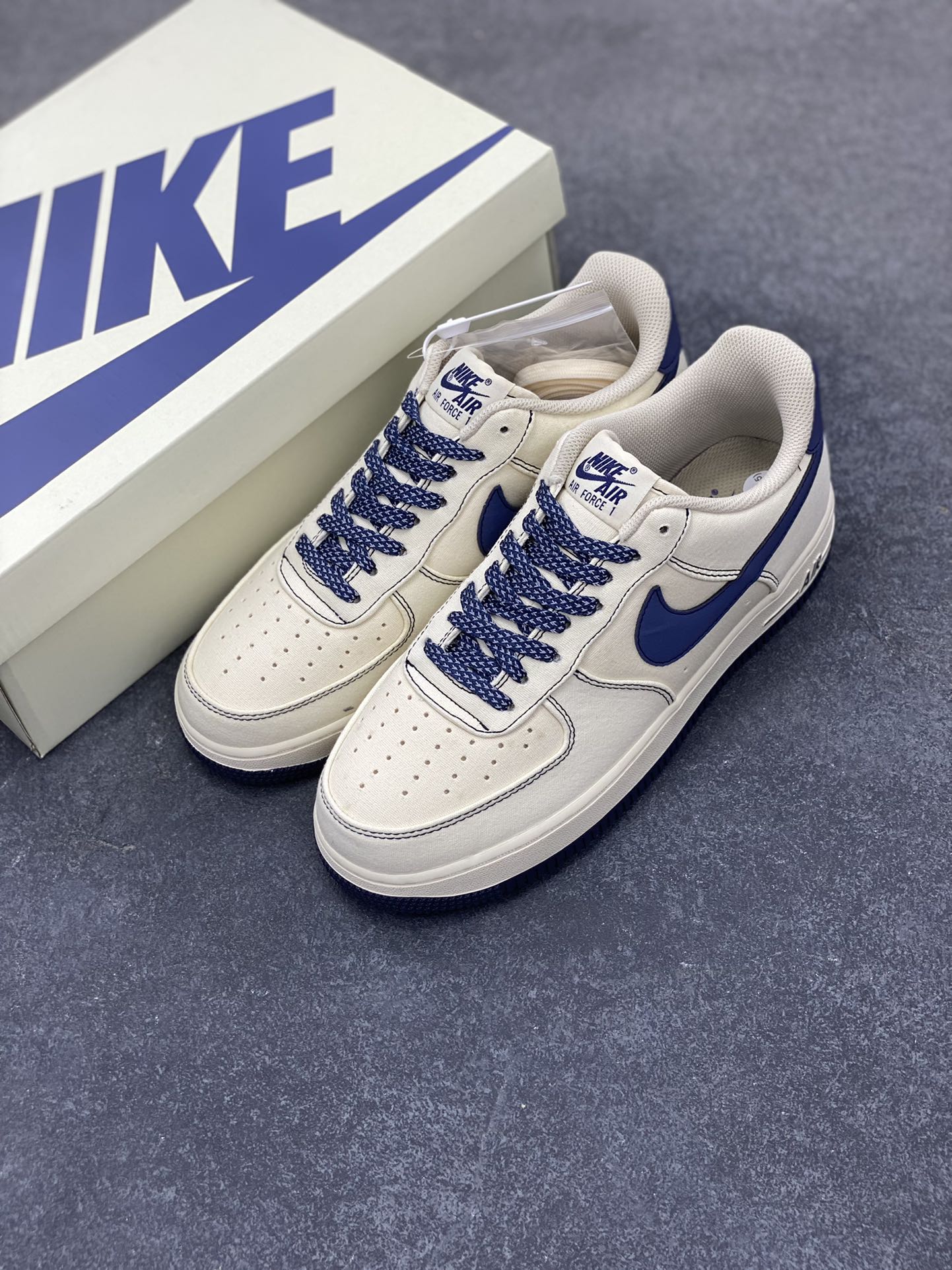 图片[8]-福利特价   NIke Air Force 1 \’07 深蓝布面 空军一号低帮休闲板鞋 3m反光 进口牛筋布 原楦头原纸板 纯正空军版型 全掌内置全掌气垫 原盒配件 原厂中底钢印 拉帮完美 货号：TQ1456-299 尺码：36 36.5 37.5 38 38.5 39 40 40.5 41 42 42.5 43 44 44.5 45-选品中心