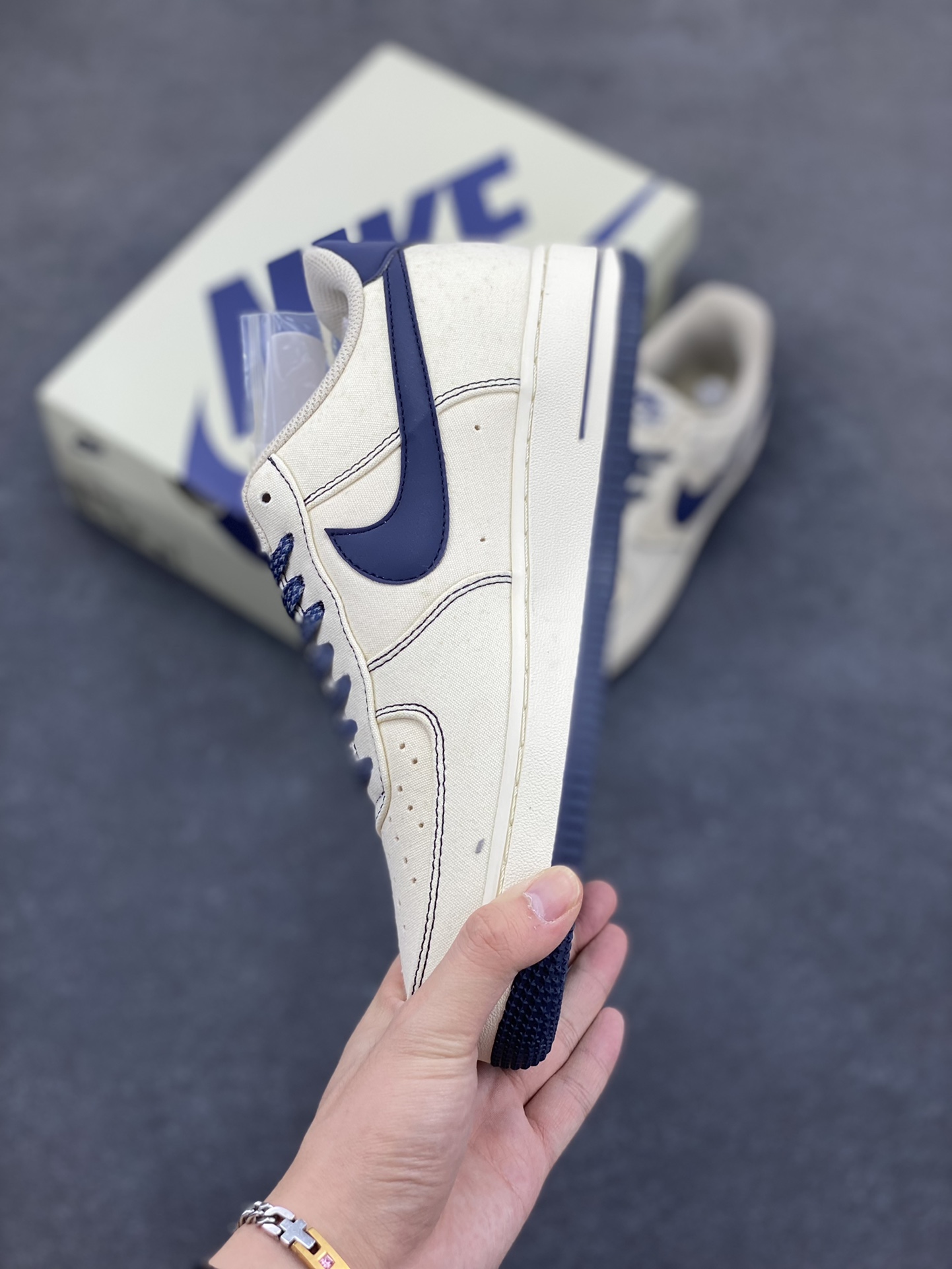 图片[3]-福利特价   NIke Air Force 1 \’07 深蓝布面 空军一号低帮休闲板鞋 3m反光 进口牛筋布 原楦头原纸板 纯正空军版型 全掌内置全掌气垫 原盒配件 原厂中底钢印 拉帮完美 货号：TQ1456-299 尺码：36 36.5 37.5 38 38.5 39 40 40.5 41 42 42.5 43 44 44.5 45-选品中心