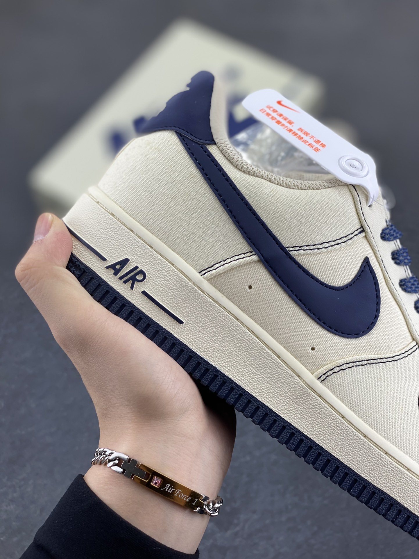 图片[6]-福利特价   NIke Air Force 1 \’07 深蓝布面 空军一号低帮休闲板鞋 3m反光 进口牛筋布 原楦头原纸板 纯正空军版型 全掌内置全掌气垫 原盒配件 原厂中底钢印 拉帮完美 货号：TQ1456-299 尺码：36 36.5 37.5 38 38.5 39 40 40.5 41 42 42.5 43 44 44.5 45-选品中心