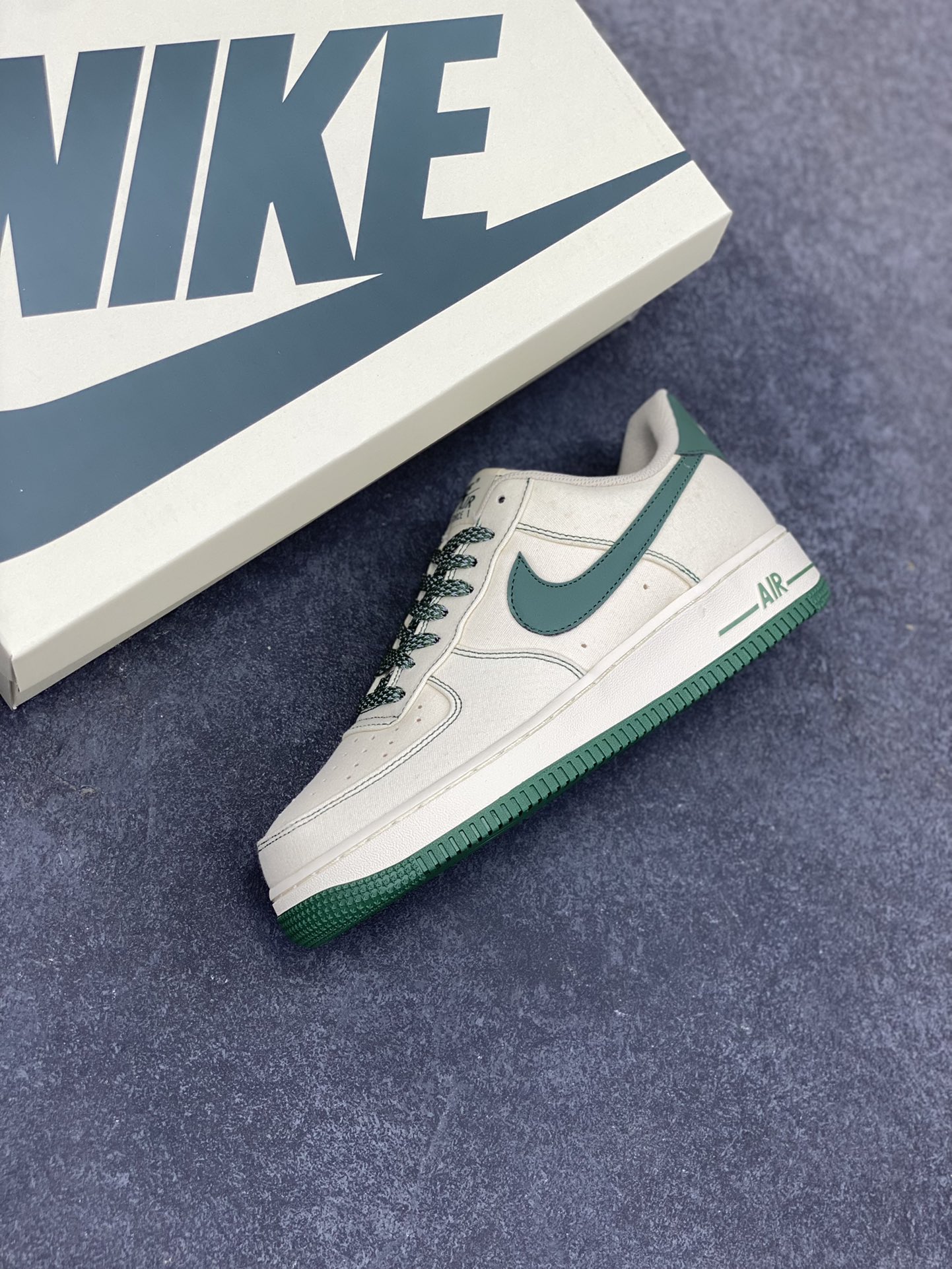 图片[7]-福利特价   NIke Air Force 1 \’07 米绿布面 空军一号低帮休闲板鞋 3m反光 进口牛筋布 原楦头原纸板 纯正空军版型 全掌内置全掌气垫 原盒配件 原厂中底钢印 拉帮完美 货号：TQ1456-266 尺码：36 36.5 37.5 38 38.5 39 40 40.5 41 42 42.5 43 44 44.5 45-选品中心