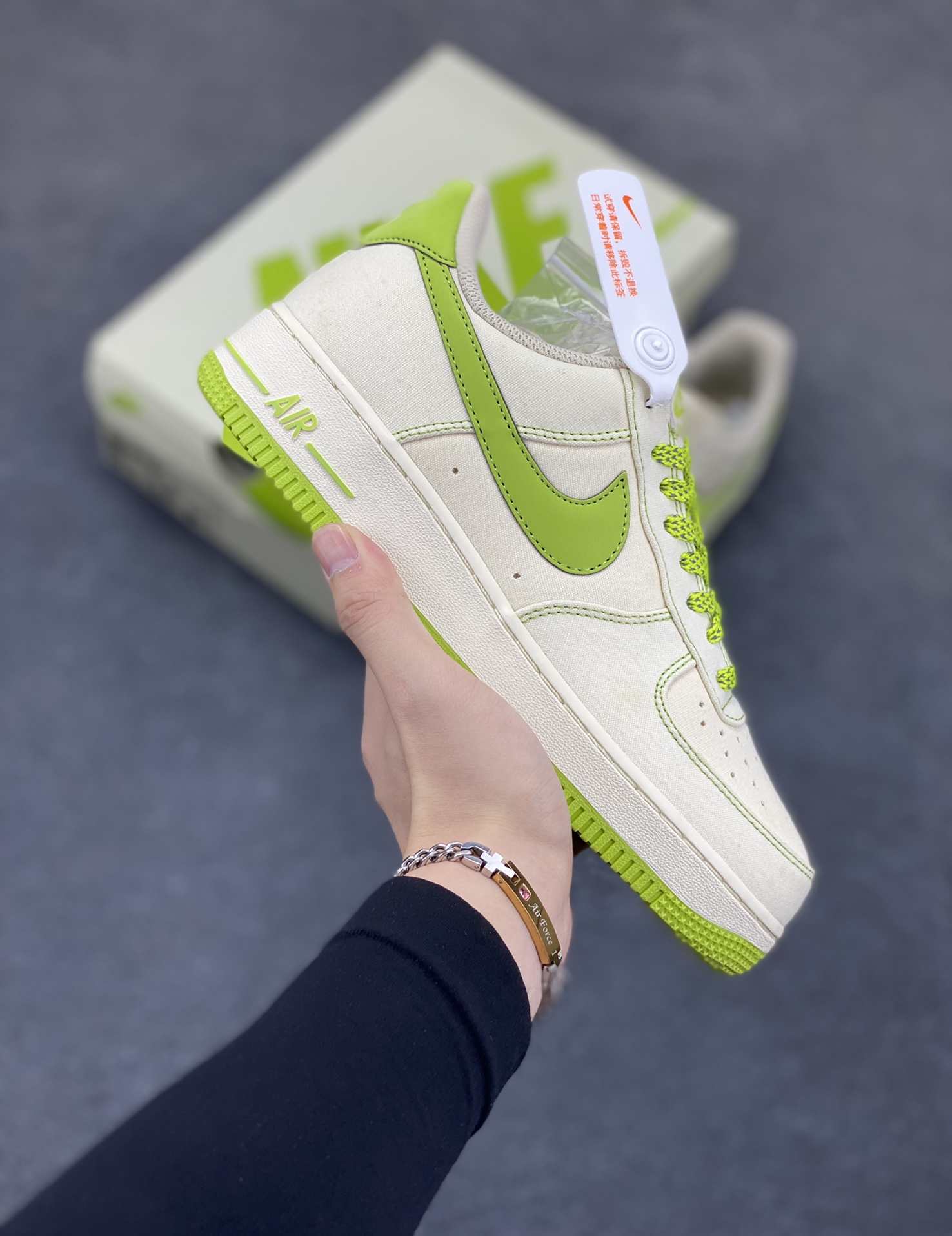 福利特价   NIke Air Force 1 \'07 米绿布面 空军一号低帮休闲板鞋 3m反光 进口牛筋布 原楦头原纸板 纯正空军版型 全掌内置全掌气垫 原盒配件 原厂中底钢印 拉帮完美 货号：TQ1456-255 尺码：36 36.5 37.5 38 38.5 39 40 40.5 41 42 42.5 43 44 44.5 45-选品中心