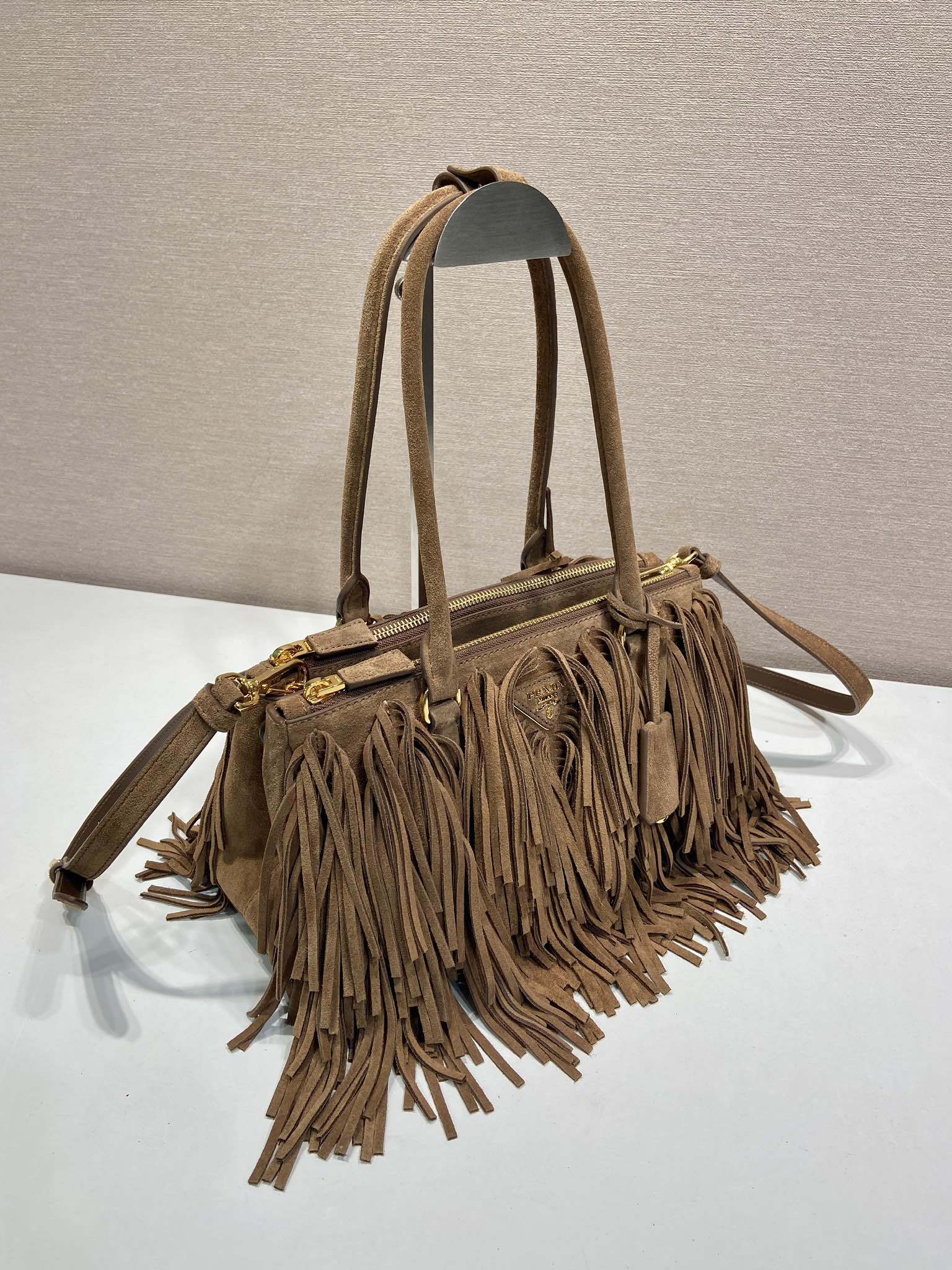 Elegant Suede Leather Galleria Handbag with Tassel Design, 31x14x11.5cm 3 i1750146776 6939 1