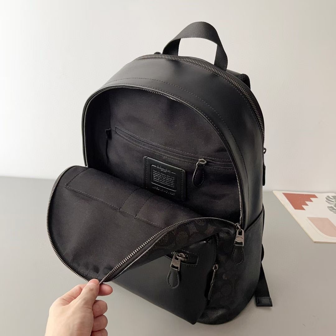 Coach 新品CV925 。 老花varsity。男士新款west双肩包，书包背包旅行包 ，尺寸约：长33*高43*宽16cm