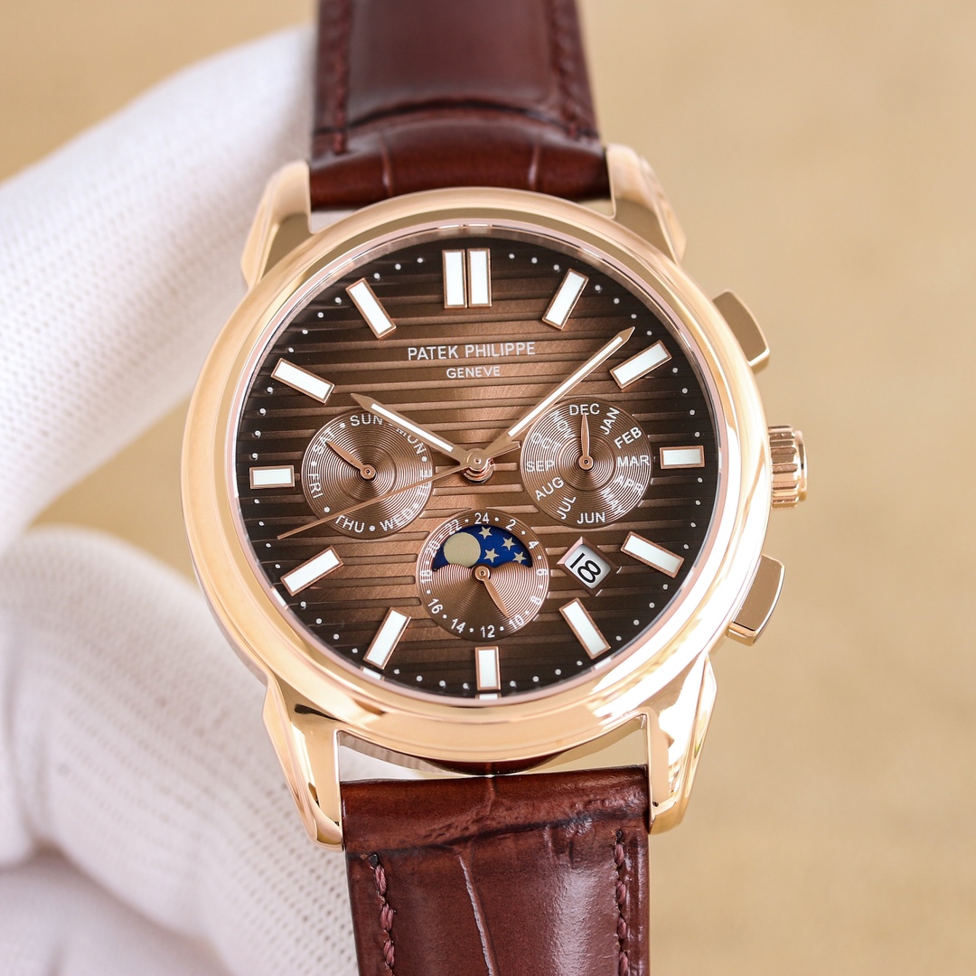 NO:338407,White Shell Gold Shell TW Patek Philippe Complex Multifunction Series 5205G-013 is launched. The first Nautilus complex watch launched so far creates a casual sports watch with super complex technology. 1 Small body panels have the following functions: 12 o'clock calendar function 10 o'clock week function 2 o'clock week function 6 o'clock 24 hours. All functions can be used normally. 2 movement uses a replica Cal. Automatic winding movement, which perfectly interprets the functions while realizing the appearance. 3 The independent watchmaker of the modification master participates in the customization of the modified dial color, giving the unique watch an interesting soul!  Craftsmanship masterpieces welcome to taste it!  ,,patek philippe19860909白壳 金壳 TW 百达翡丽复杂多功能系列5205G-013重磅登场,迄今推出的首款Nautilus复杂腕表,以超复杂的工艺技术打造休闲运动腕表. 1小身板大能量尽揽以下功能∶12点位日历功能 10点位星期功能 2点位星期功能 6点位24小时.所有功能都可正常使用. 2机芯采用复刻版Cal.自动上链机芯,在实现外观的逼真前提下,功能一并完美诠释. 3改装大师独立制表人,倾情参与定制改装表盘颜色,给予独一无二的腕表增添有趣的灵魂！ 匠心力作 欢迎各位表友品鉴！,,patek philippe,Watch