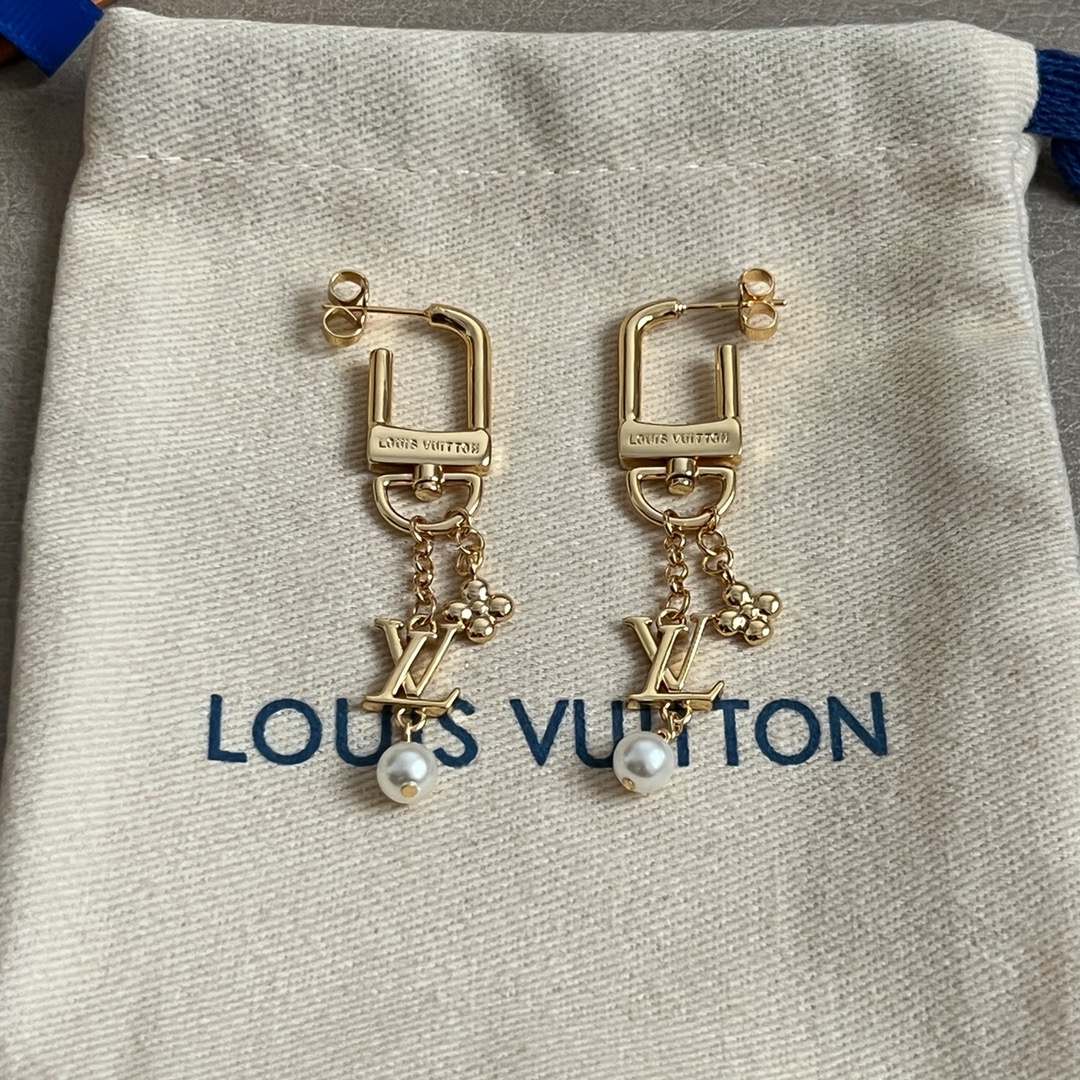 【】原单货 LV 耳钉🔹🔹Louis Vuitton 路易威登 🔹专柜一致材质 火爆款出货 设计独特 复