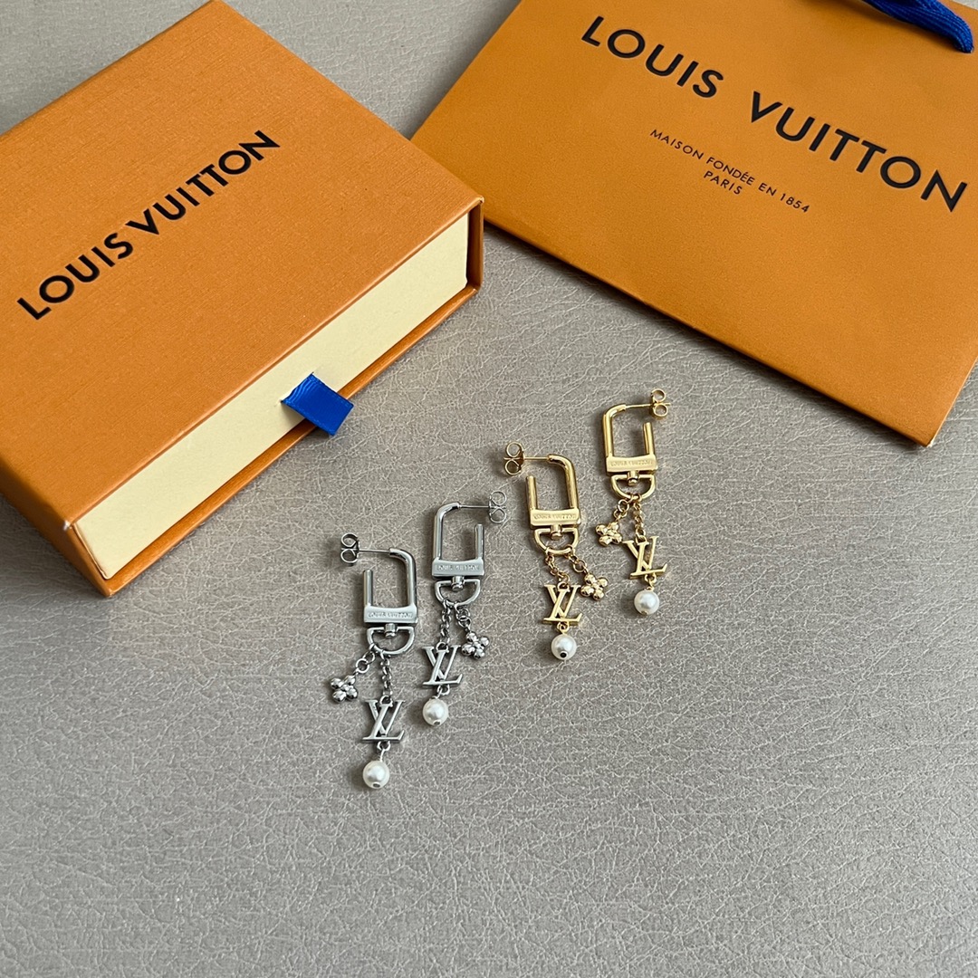 【】原单货 LV 耳钉🔹🔹Louis Vuitton 路易威登 🔹专柜一致材质 火爆款出货 设计独特 复