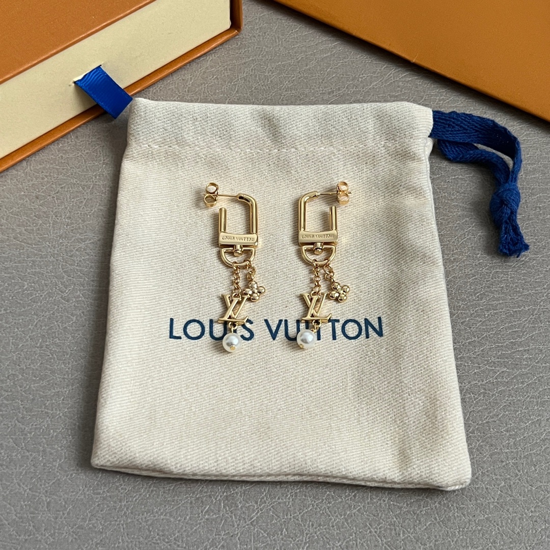 【】原单货 LV 耳钉🔹🔹Louis Vuitton 路易威登 🔹专柜一致材质 火爆款出货 设计独特 复