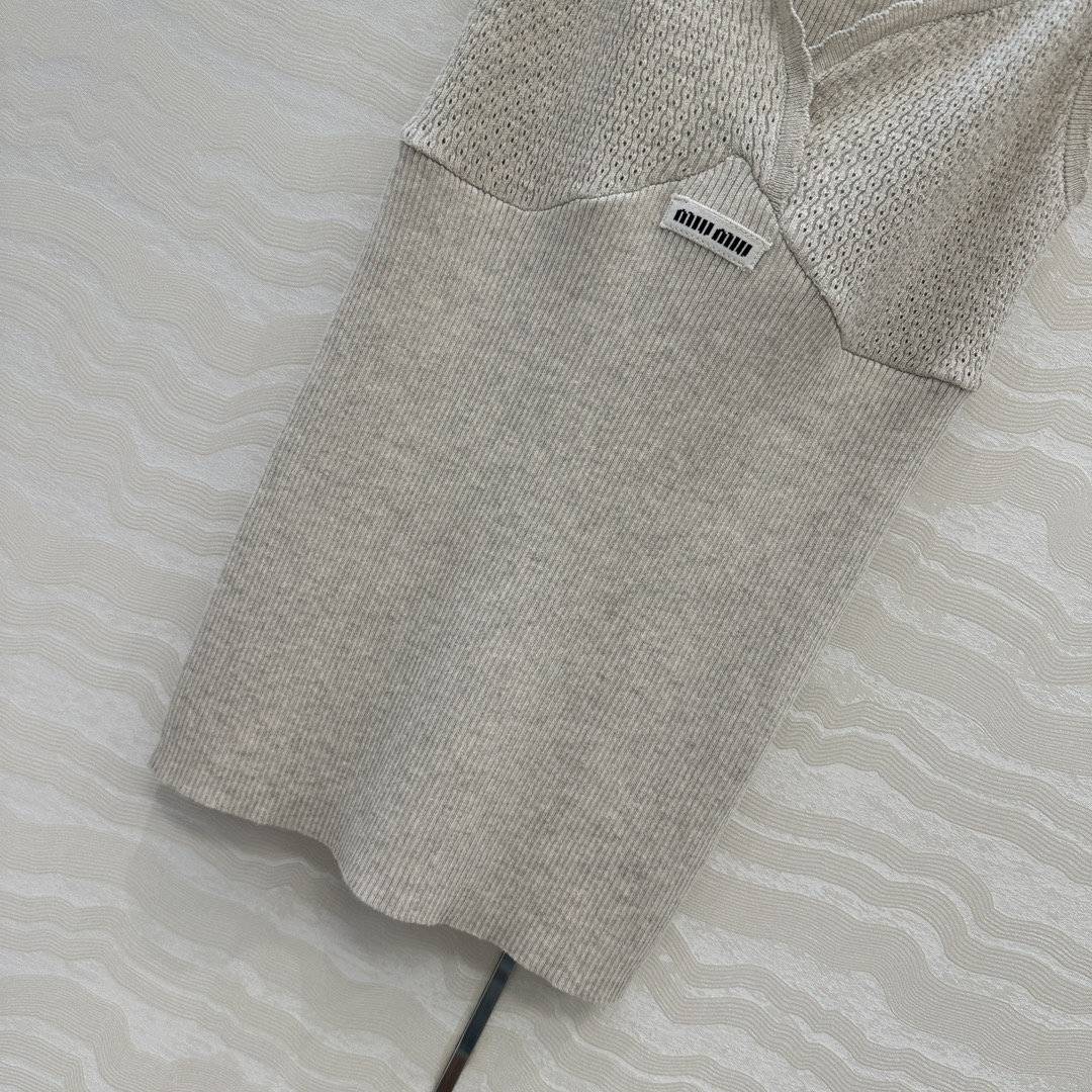 独家首发❤️原单品质miu系少女穿搭，时髦尖子生减龄针织抹肩小吊带！超级叠搭神器！18针进口纯棉纱线！气