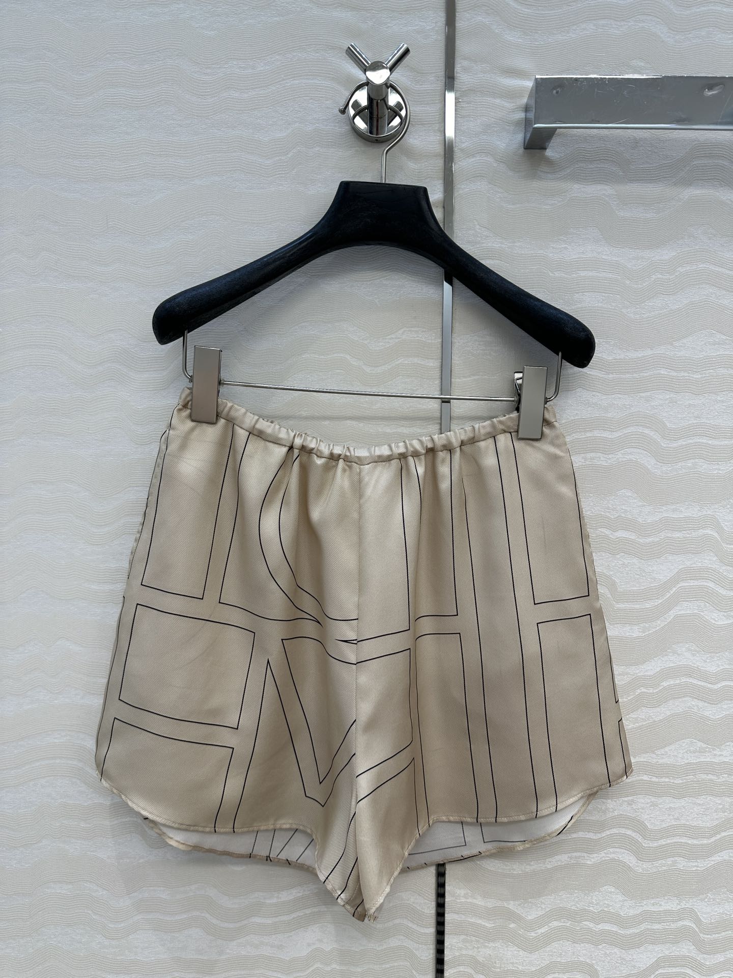 Shorts en Soie de Luxe avec Imprimé Géométrique pour Femme - Élégance et Confort