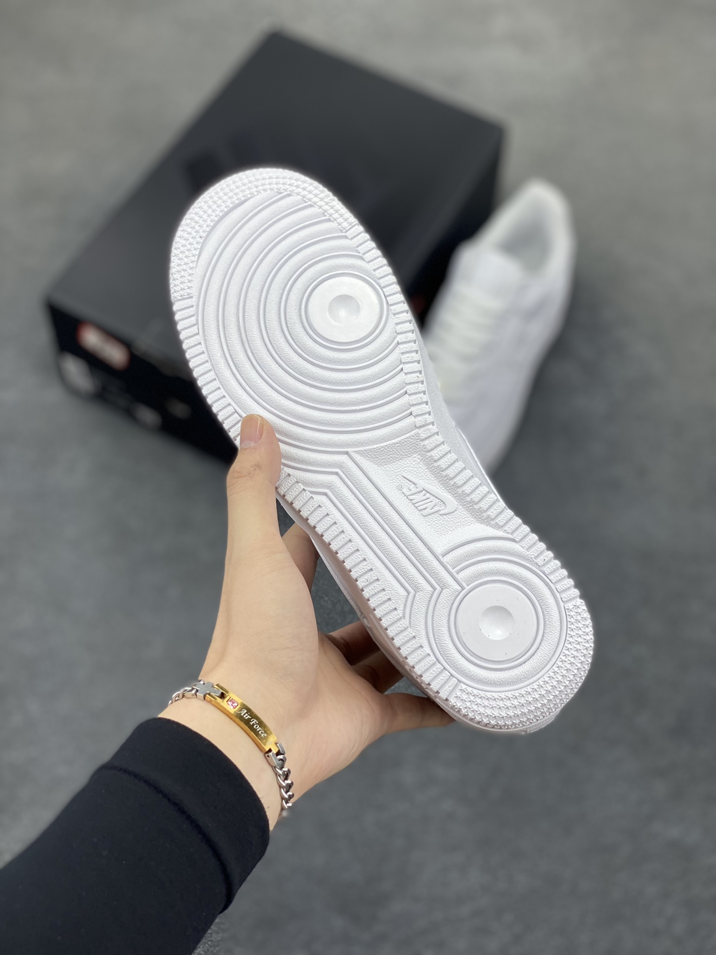 图片[5]-Nike Air Force 1 Low Supreme联名 空军一号低帮运动休闲板鞋 原楦头原纸板 打造纯正空军版型 专注外贸渠道 全掌内置蜂窝气垫 原盒配件 原厂中底钢印、拉帮完美 货号：CU9225-100 尺码：35.5 36 36.5 37.5 38 38.5 39 40 40.5 41 42 42.5 43 44 44.5 45 46-选品中心