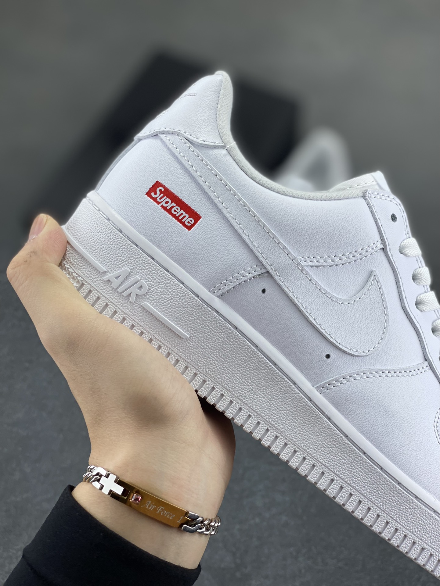 图片[6]-Nike Air Force 1 Low Supreme联名 空军一号低帮运动休闲板鞋 原楦头原纸板 打造纯正空军版型 专注外贸渠道 全掌内置蜂窝气垫 原盒配件 原厂中底钢印、拉帮完美 货号：CU9225-100 尺码：35.5 36 36.5 37.5 38 38.5 39 40 40.5 41 42 42.5 43 44 44.5 45 46-选品中心