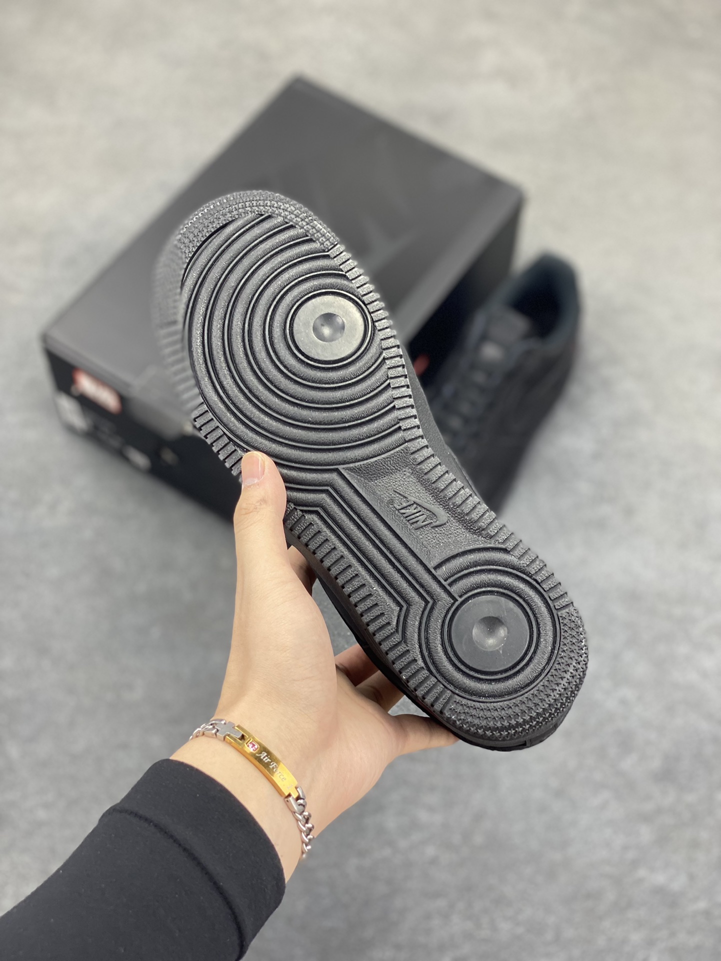 图片[5]-Nike Air Force 1 Low Supreme联名 空军一号低帮运动休闲板鞋 原楦头原纸板 打造纯正空军版型 专注外贸渠道 全掌内置蜂窝气垫 原盒配件 原厂中底钢印、拉帮完美 货号：CU9225-001 尺码：35.5 36 36.5 37.5 38 38.5 39 40 40.5 41 42 42.5 43 44 44.5 45 46-选品中心