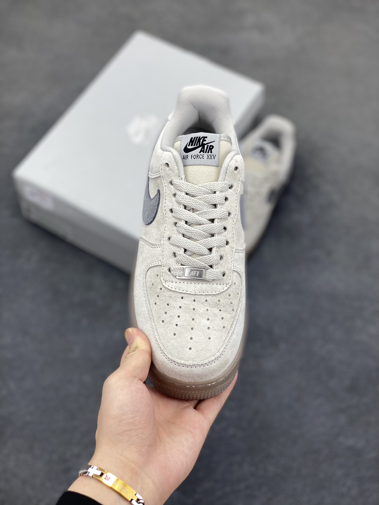 图片[2]-福利特价 Air Force 1 ‘07 Low 卫冕冠军 原楦头原纸板 打造纯正空军版型 #专注外贸渠道 全掌内置蜂窝气垫 #原盒配件 原厂中底钢印、拉帮完美 货号：AA1117-118 尺码：35.5 36 36.5 37.5 38 38.5 39 40 40.5 41 42 42.5 43 44 44.5 45-选品中心