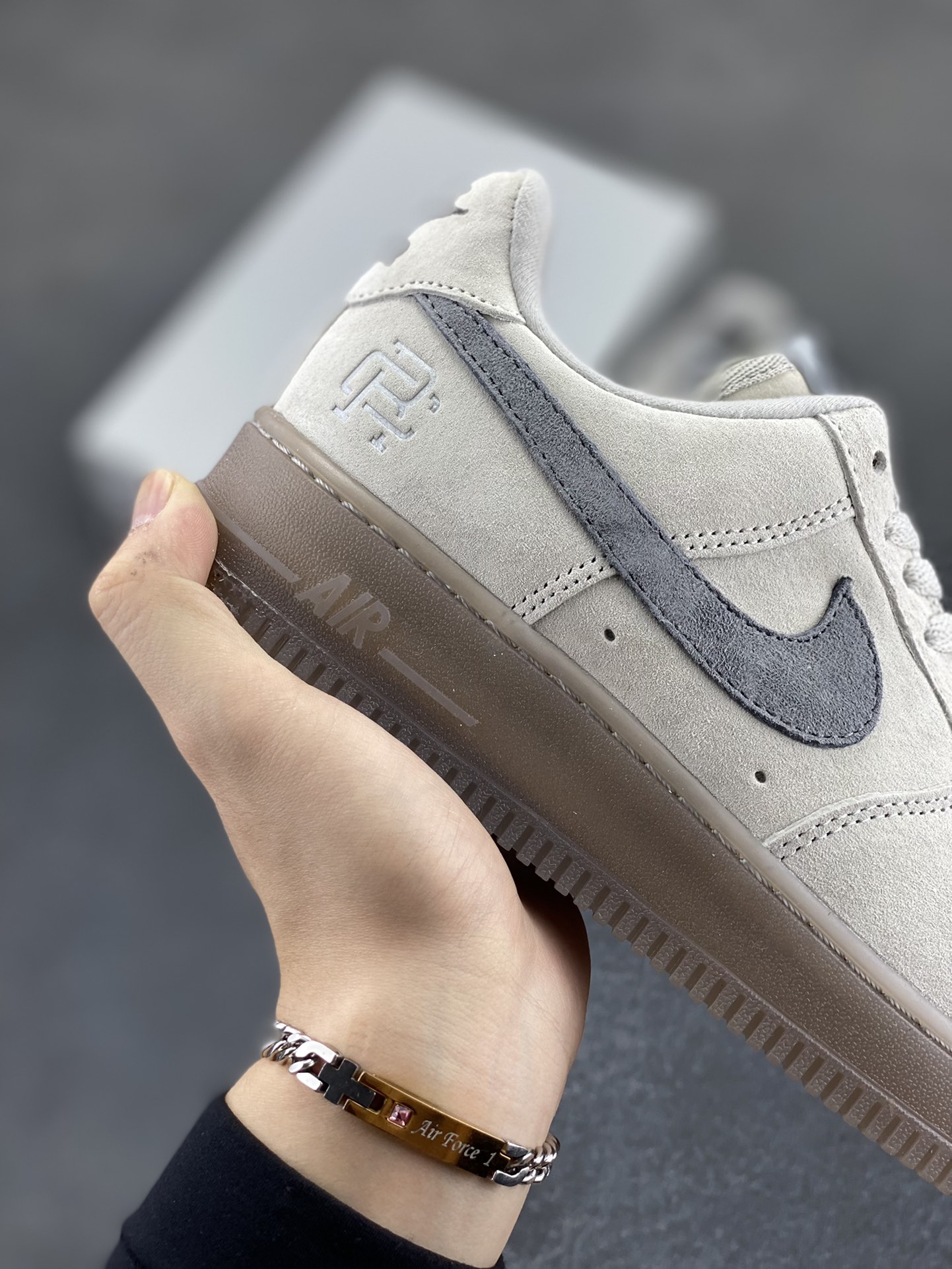 图片[6]-福利特价 Air Force 1 ‘07 Low 卫冕冠军 原楦头原纸板 打造纯正空军版型 #专注外贸渠道 全掌内置蜂窝气垫 #原盒配件 原厂中底钢印、拉帮完美 货号：AA1117-118 尺码：35.5 36 36.5 37.5 38 38.5 39 40 40.5 41 42 42.5 43 44 44.5 45-选品中心