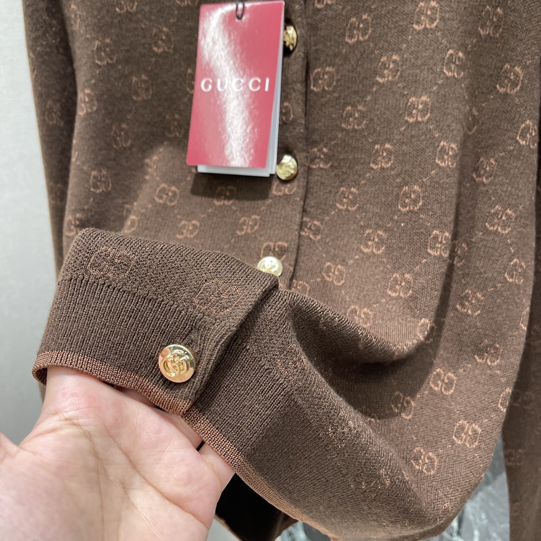 
G家 25早秋新款 老花满 logo针织开衫 通体印花图案 非常有设计感 高质量女性必须要有的一件开衫