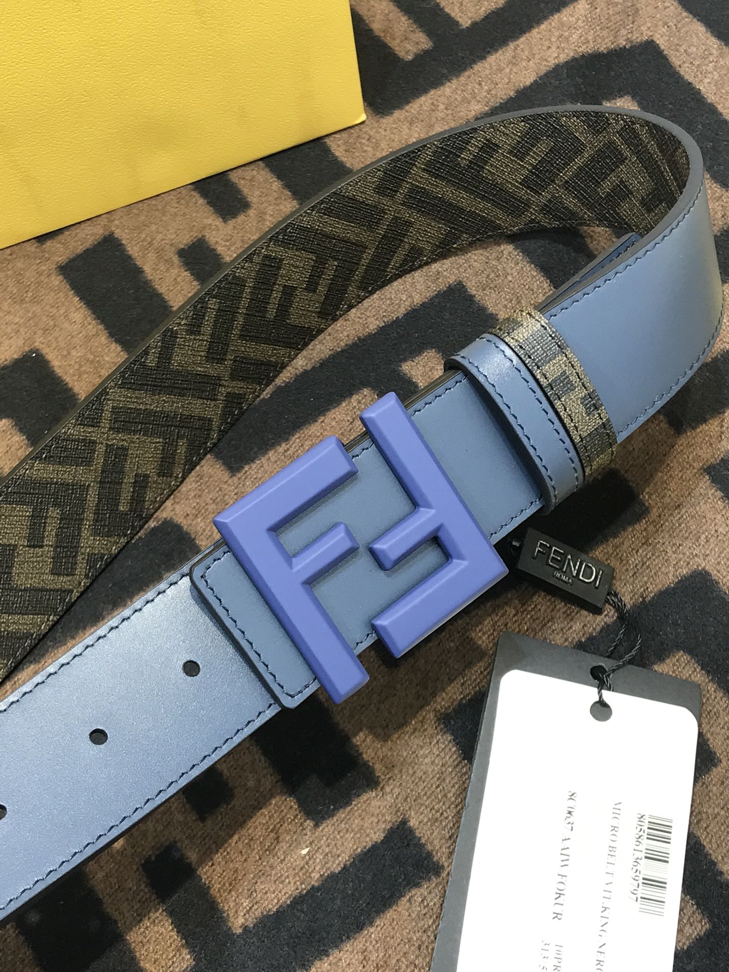 💯💯配送专柜包装 打孔针  新款 FD 宽38 MM 支持NFC 芯片扫描，标志造型皮带，原版F双层间色