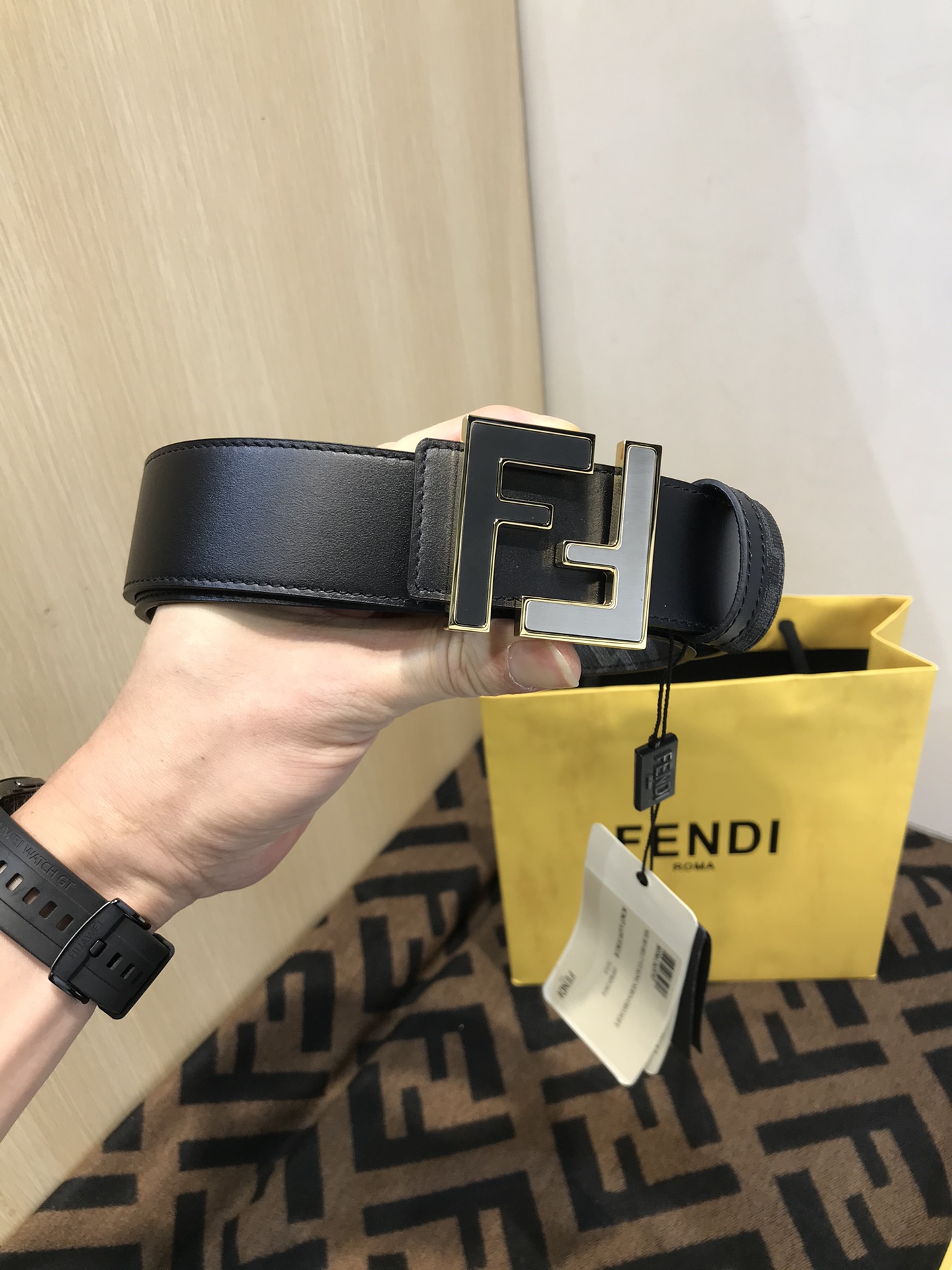 Fendi FD Logogesp Buckle Leren Riem - 38mm Breed, NFC Chip, Premium Kwaliteit