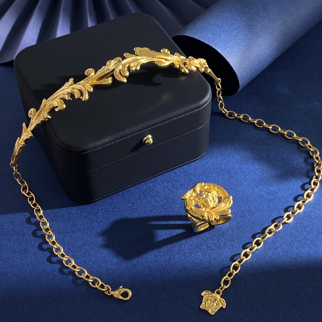 Versace Brass Ring and Necklace Set: VS94p192 and VS94p252 Specifications