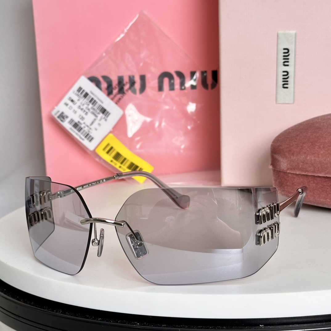 NO:361674,MIUMIU girl's new color is here~ I want to weld the sunglasses on my face. Hard goods are not afraid of being late~ After several months of ZP mold opening, any details are perfectly replicated, no color difference comparison on the official website MU54YS SIZE68 15- Glasses sunglasses, glasses, miumiu19860909MIUMIU女孩新色来啦～ 想焊在脸上的墨镜 硬货不怕迟到～历经几个月ZP开模打造 任何细节完美复刻,官网无色差对比 MU54YS SIZE68口15- 眼镜墨镜太阳镜,眼镜,miumiu,glasses