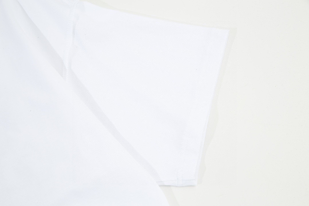 路易威登/Louis Vuitton 夏季新款 发泡字母印花圆领短袖T恤 白色/黑色