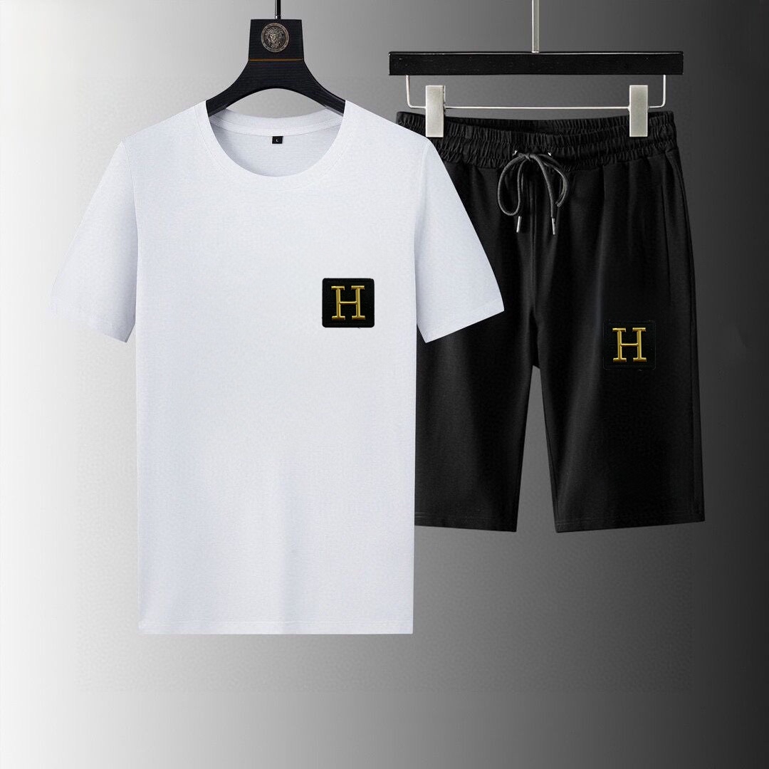 Hermès 品牌【HERMES 爱马仕】 2025新款男士短袖短裤套装 销售 市面高端版本 手感细腻柔软 让你穿着更加舒适 立体裁剪版型超赞 尺码:M-5XL下单请报身高体重
