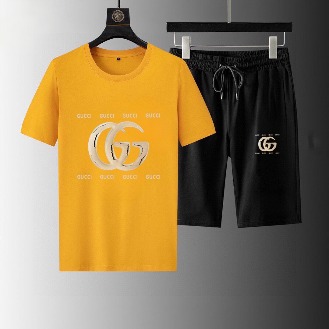 Gucci 品牌【GUCCI 古奇】 2025新款男士短袖短裤套装 销售 市面高端版本 手感细腻柔软 让你穿着更加舒适 立体裁剪版型超赞 尺码:M-5XL下单请报身高体重