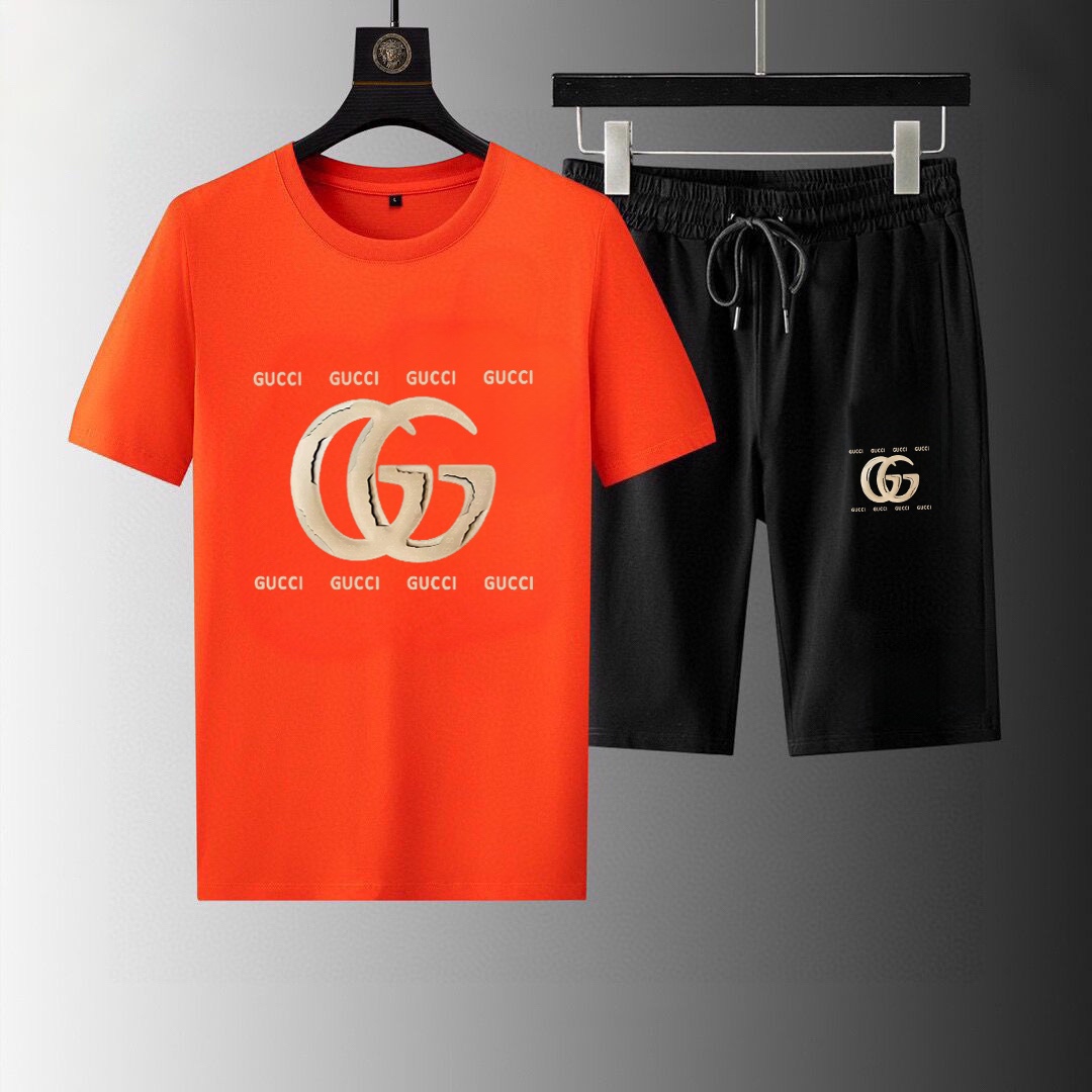 Gucci 品牌【GUCCI 古奇】 2025新款男士短袖短裤套装 销售 市面高端版本 手感细腻柔软 让你穿着更加舒适 立体裁剪版型超赞 尺码:M-5XL下单请报身高体重