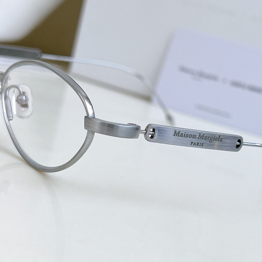  zP开模 纯钛TITANIUM
Maison Margiela x Gentle Monster
MO