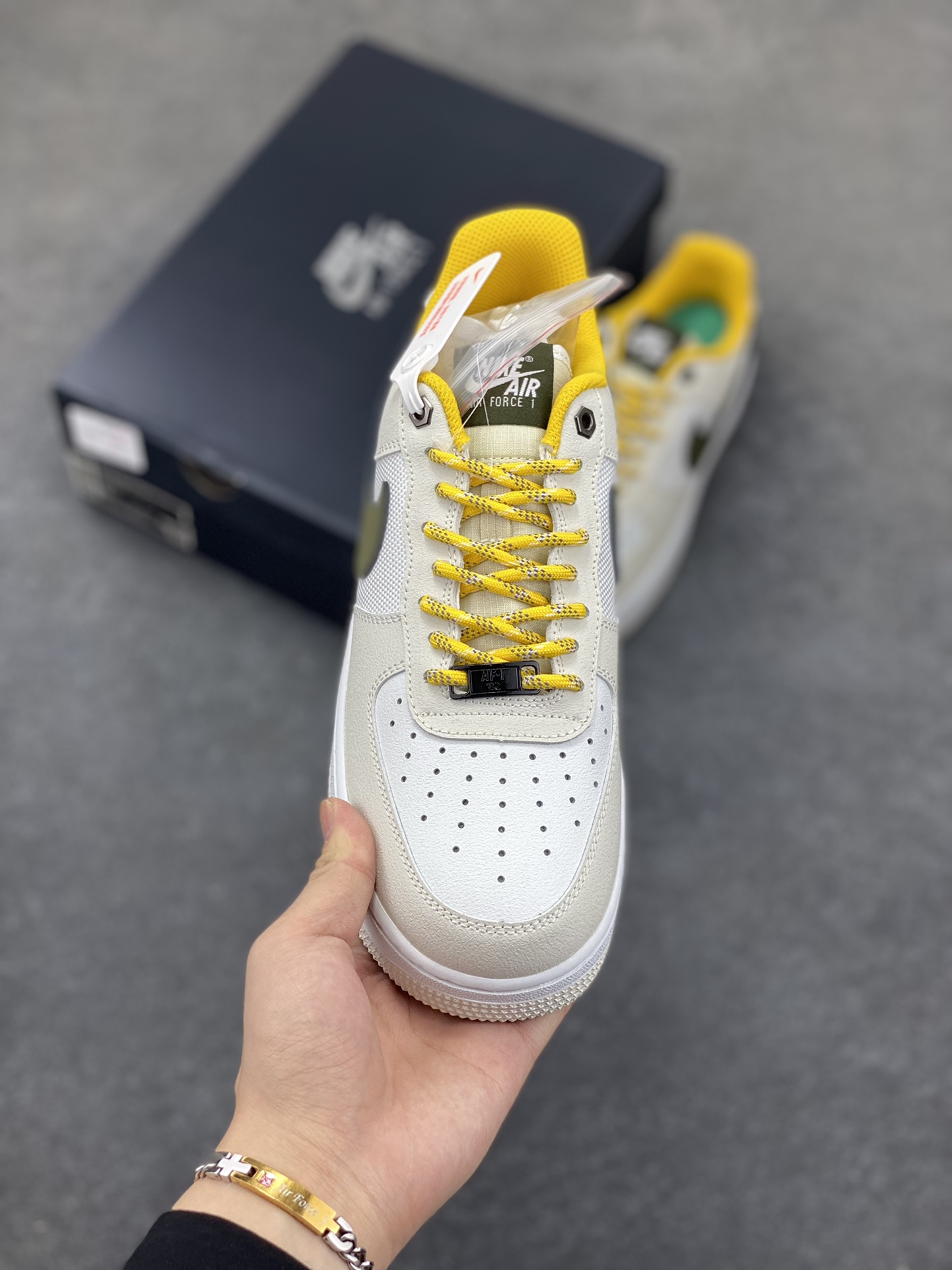 图片[2]-福利特价 NK Air Force 1 空军一号 米黄绿 原楦头原纸板 打造纯正空军版型#专注外贸渠道 全掌内置蜂窝气垫 #原盒配件 原厂中底钢印、拉帮完美 货号：FV3628-031 尺码：36 36.5 37.5 38 38.5 39 40 40.5 41 42 42.5 43 44 44.5 45-选品中心