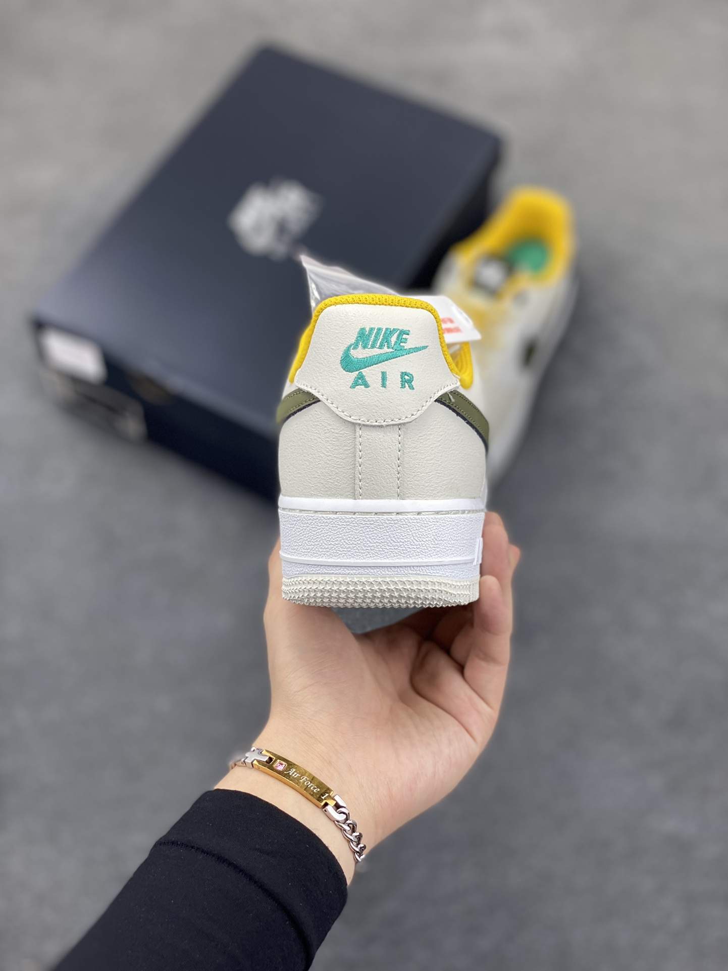 图片[4]-福利特价 NK Air Force 1 空军一号 米黄绿 原楦头原纸板 打造纯正空军版型#专注外贸渠道 全掌内置蜂窝气垫 #原盒配件 原厂中底钢印、拉帮完美 货号：FV3628-031 尺码：36 36.5 37.5 38 38.5 39 40 40.5 41 42 42.5 43 44 44.5 45-选品中心