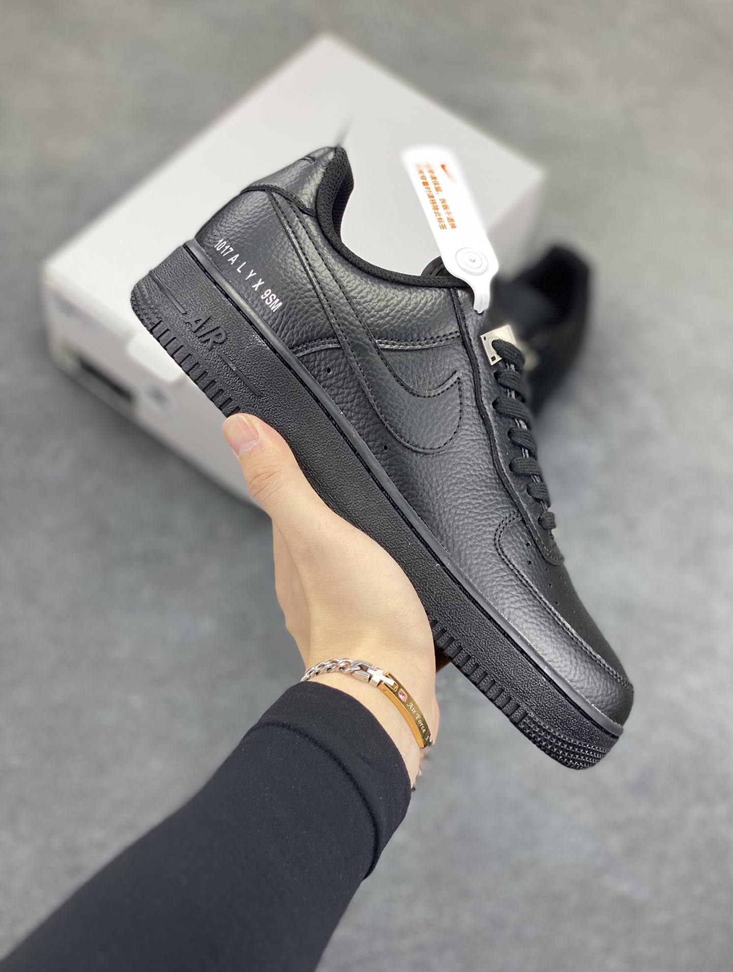 福利特价 Nike Air Force 1 Low 9S联名黑 空军一号低帮运动休闲板鞋 原楦头原纸板 打造纯正空军版型 专注外贸渠道 全掌内置蜂窝气垫 原盒配件 原厂中底钢印、拉帮完美 货号:FJ4908-001 尺码:36 36.5 37.5 38 38.5 39 40 40.5 41 42 42.5 43 44 44.5 45-选品中心
