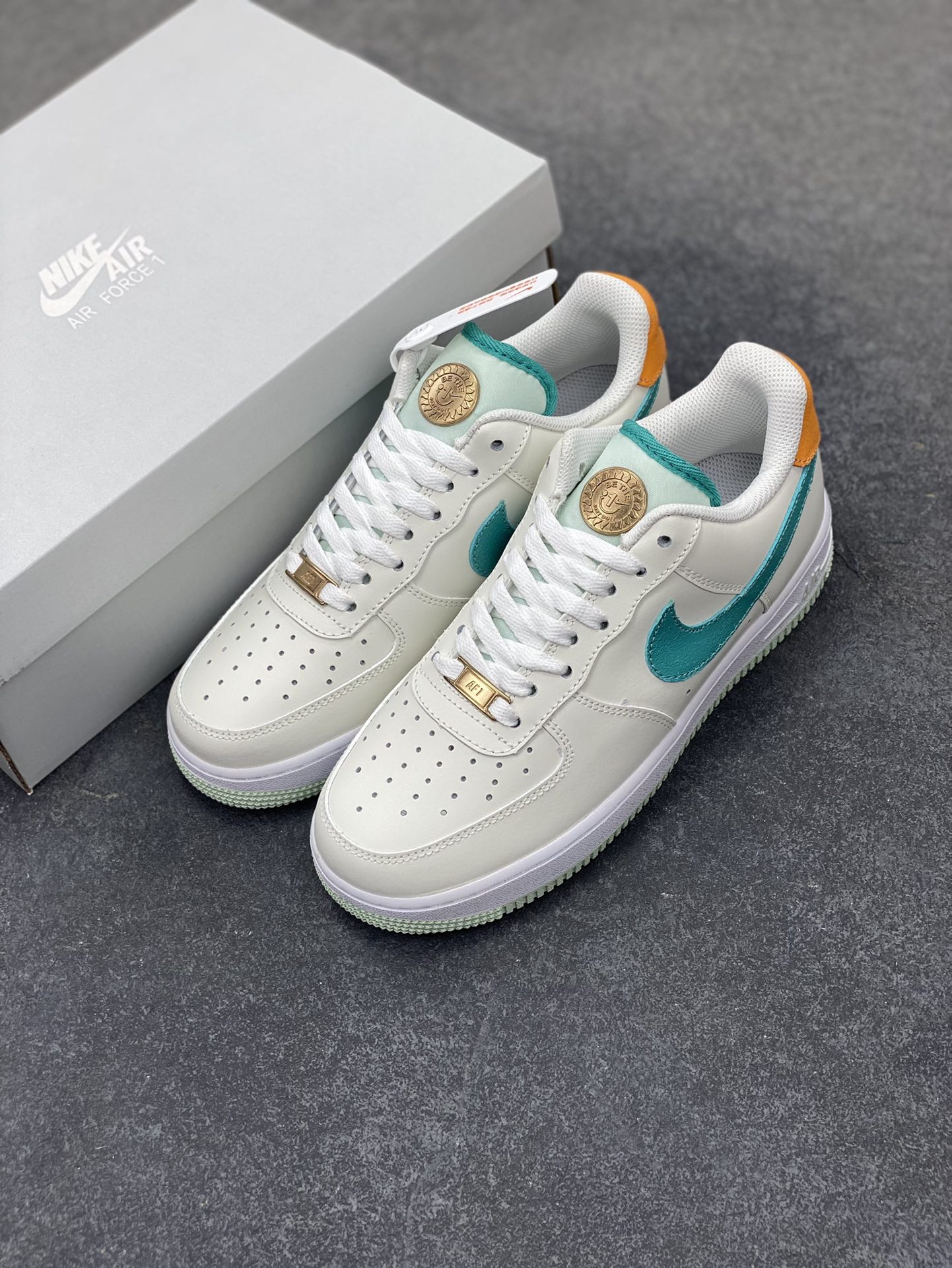 图片[8]-福利特价 Nike Air Force 1 Low 奥运米绿 空军一号低帮运动休闲板鞋 原楦头原纸板 打造纯正空军版型 专注外贸渠道 全掌内置蜂窝气垫 原盒配件 原厂中底钢印、拉帮完美 货号：HM3728-131 尺码：36 36.5 37.5 38 38.5 39 40 40.5 41 42 42.5 43 44 44.5 45-选品中心