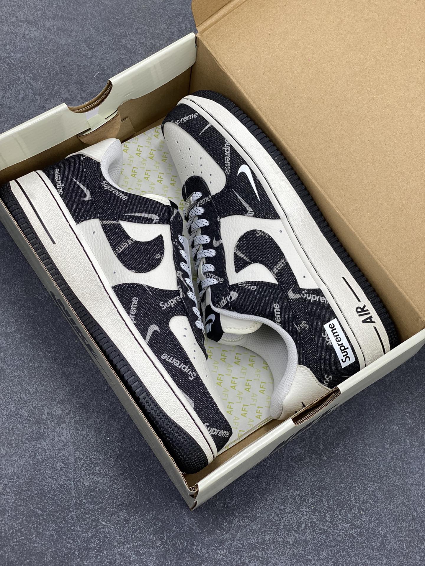 图片[9]-NIke Air Force 1 \’07 Low SUP联名-黑牛仔小白勾 空军一号低帮 运动鞋 休闲鞋 折边针车 工艺难度大 原楦头原纸板 原装鞋盒 定制五金配件 内置全掌气垫 原厂鞋底 货号：LW9279-010 尺码：36 36.5 37.5 38 38.5 39 40 40.5 41 42 42.5 43 44 44.5 45-选品中心