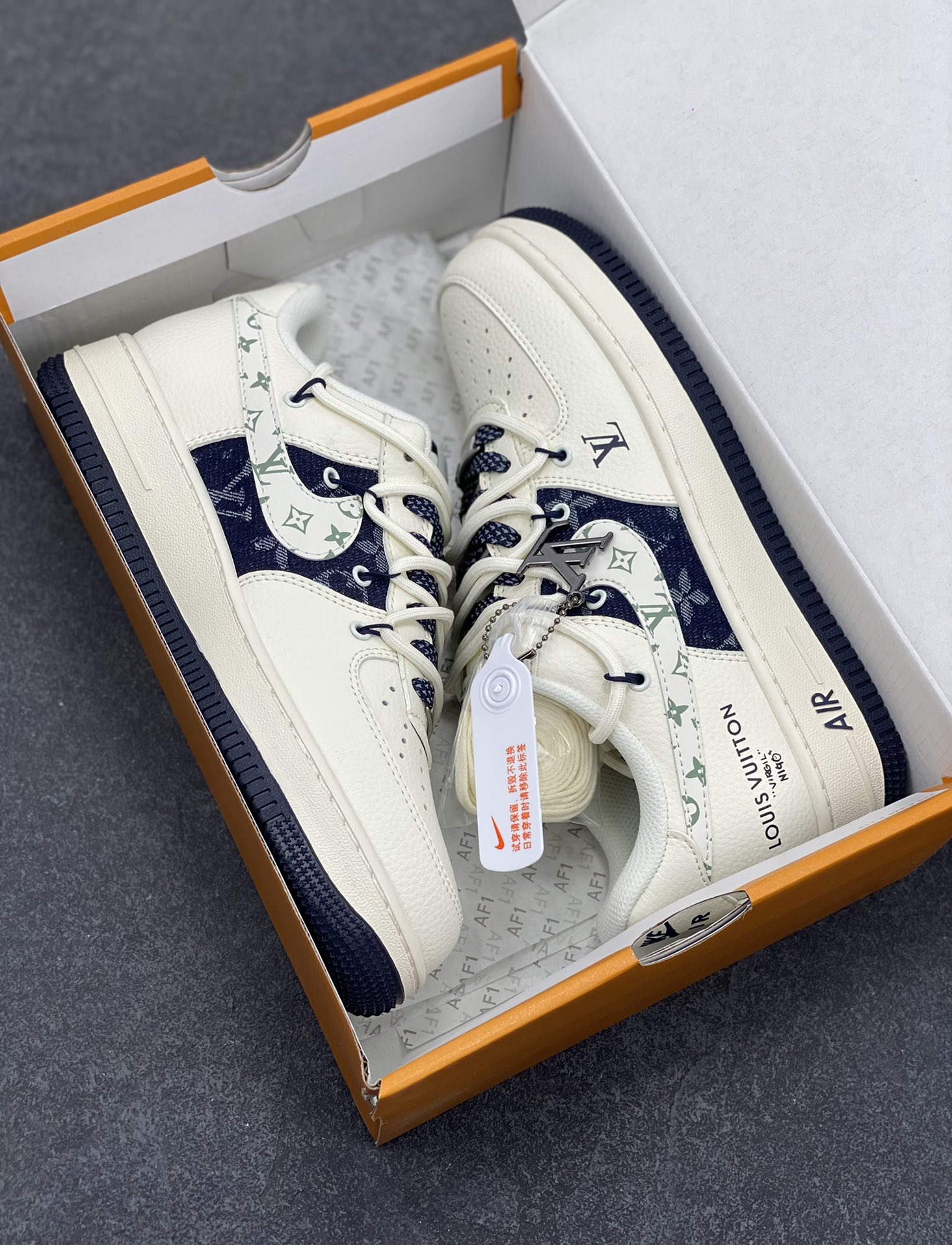 图片[9]-NIke Air Force 1 \’07 Low “LV联名——深蓝底抽绳”空军一号 低帮 运动鞋 休闲鞋 折边针车 工艺难度大 原楦头原纸板 原装鞋盒 定制五金配件 内置全掌气垫 原厂鞋底 货号：DM6868-098 尺码：36 36.5 37.5 38 38.5 39 40 40.5 41 42 42.5 43 44 44.5 45-选品中心