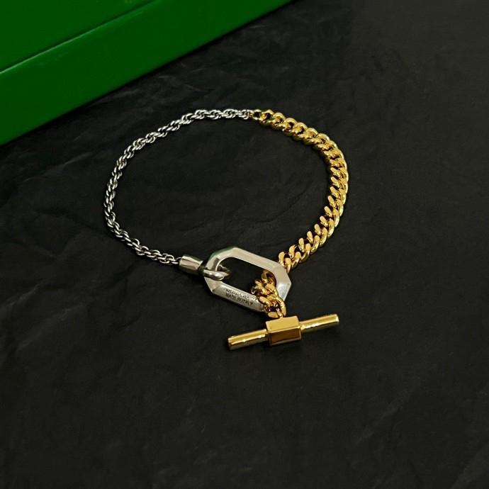 “Stunning French Grace: Family Design a Big Hit with Confidence and Style” - 图片 8
