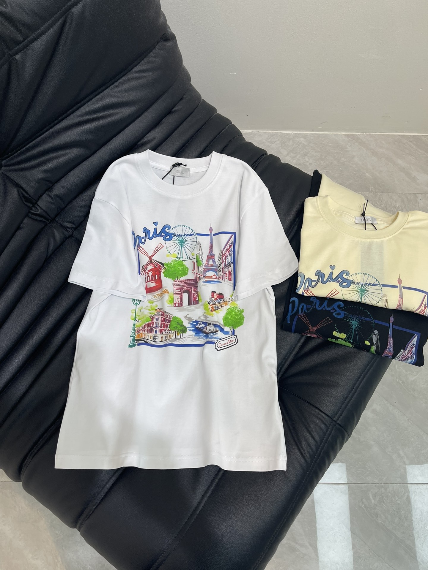 NO:432956,Dio*25 spring and summer new Chengjing printed short-sleeved T-shirt. Imported pure cotton fabric, the classic style is versatile and not picky, and the upper body is very beautiful!  SML, dior, T-shirt,tees, t-shirt,alexander wang19860909Dio*25春夏新款城景印花短袖T恤.进口纯棉面料,经典版型百搭不挑人,上身非常漂亮！SML,,dior,T-shirt,tees，t-shirt,alexander wang,Women's clothing